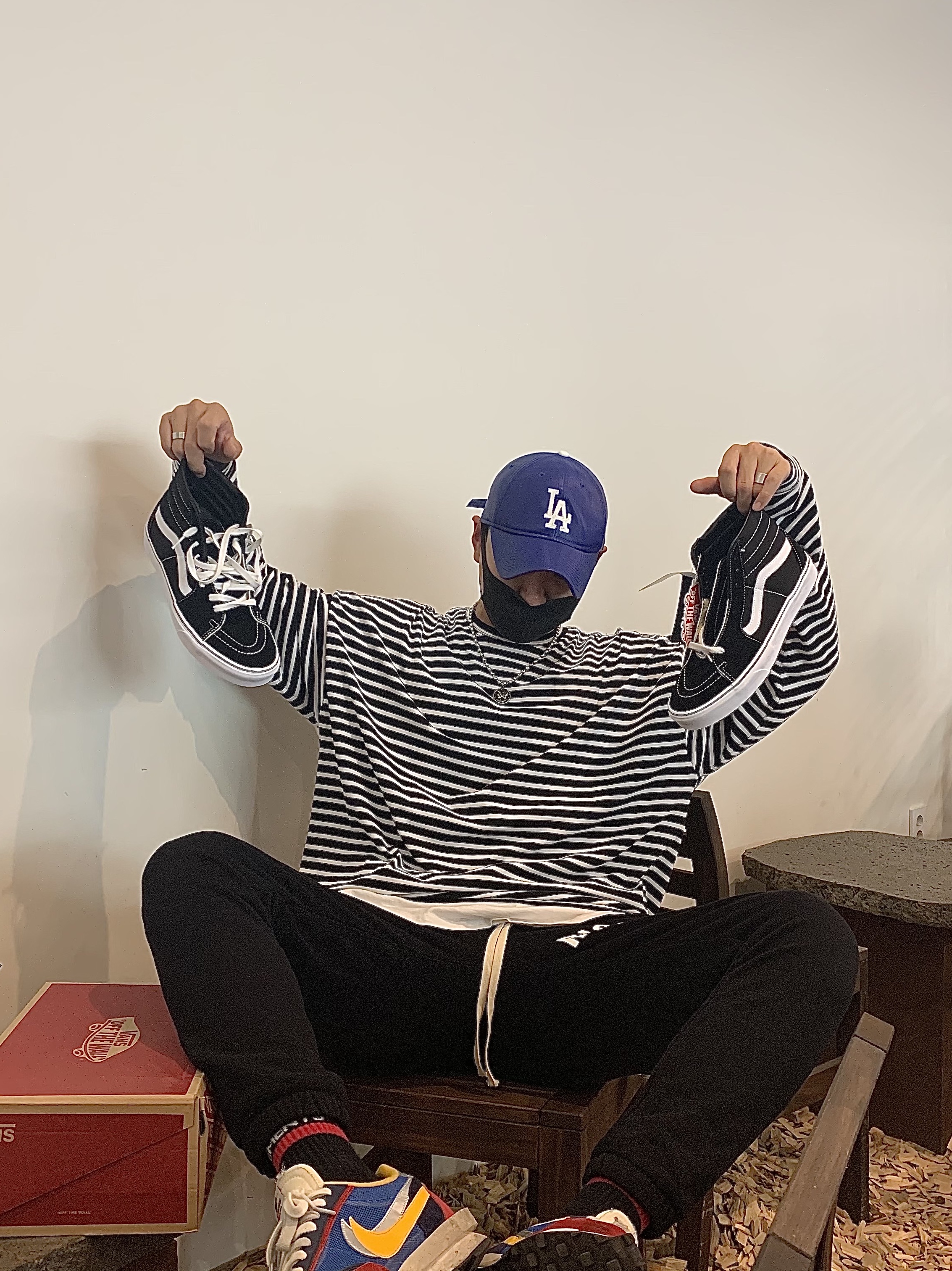Nike x Sacai LDWaffle Blue Multi 착용 스타일