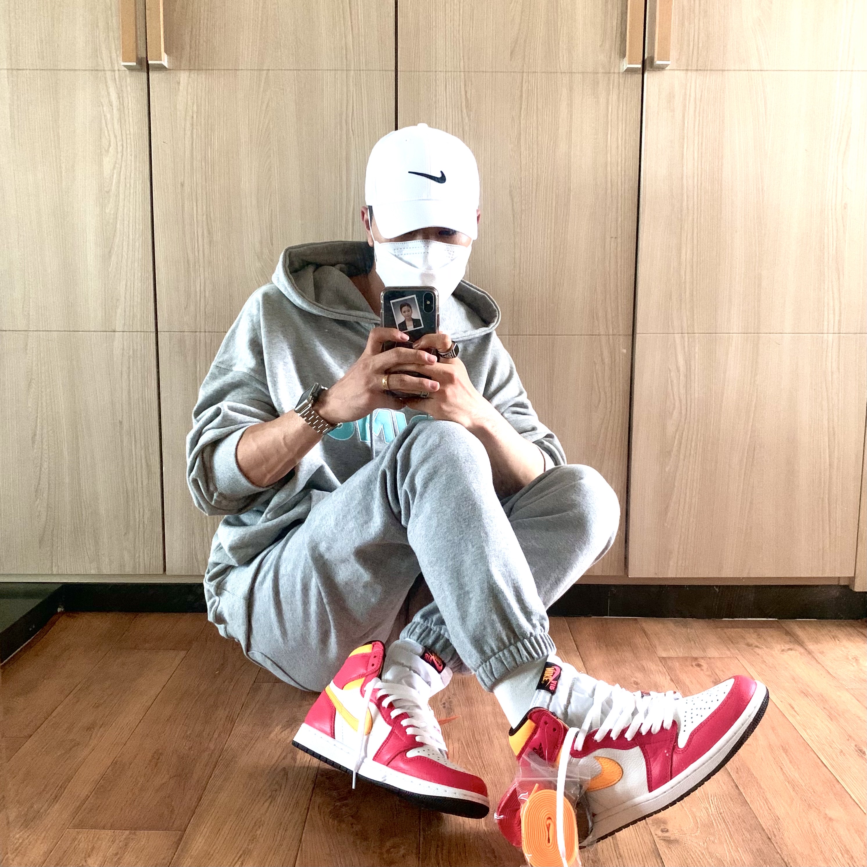 Jordan 1 Retro High OG Light Fusion Red 착용 스타일 - 1