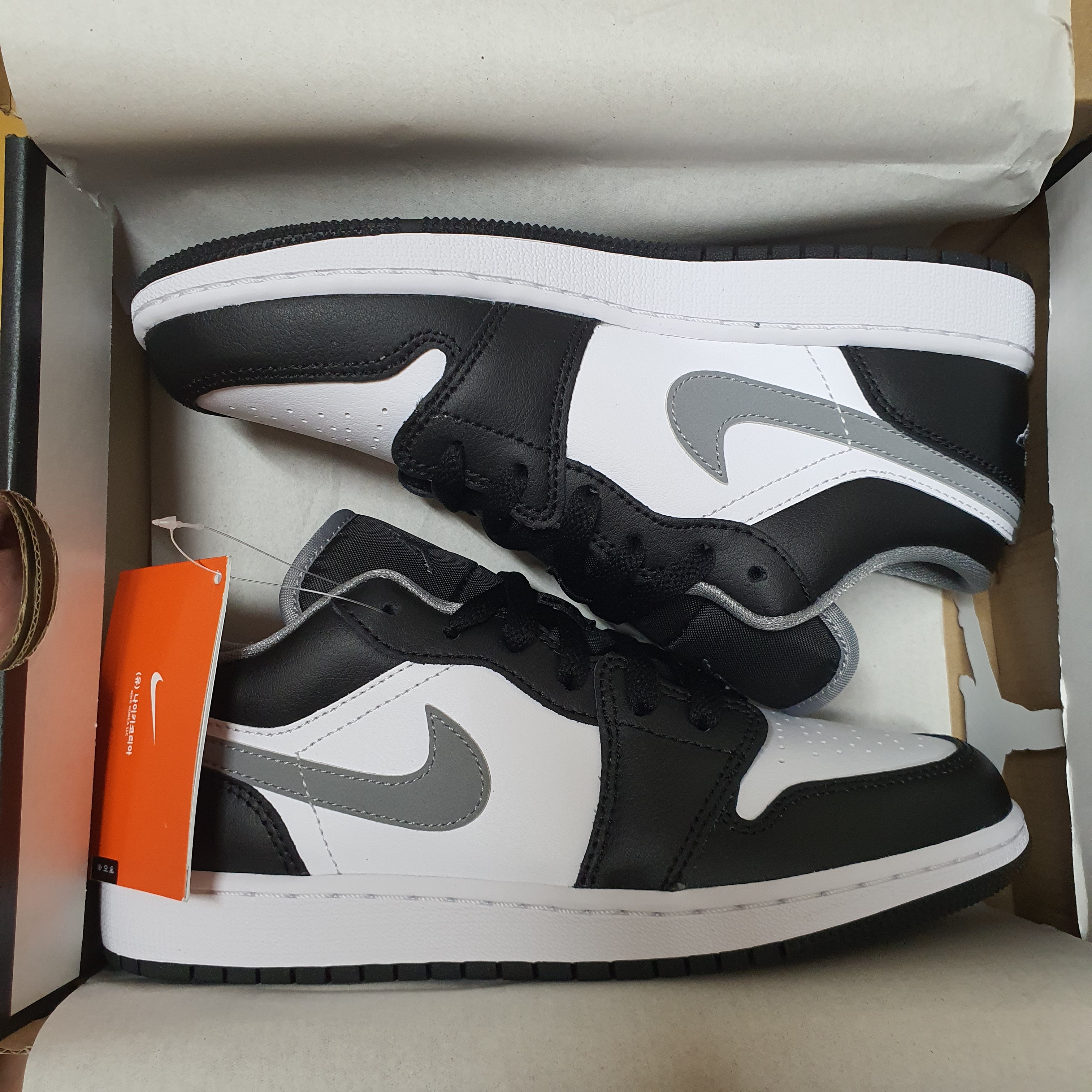 (GS) Jordan 1 Low Black Particle Grey 착용 스타일