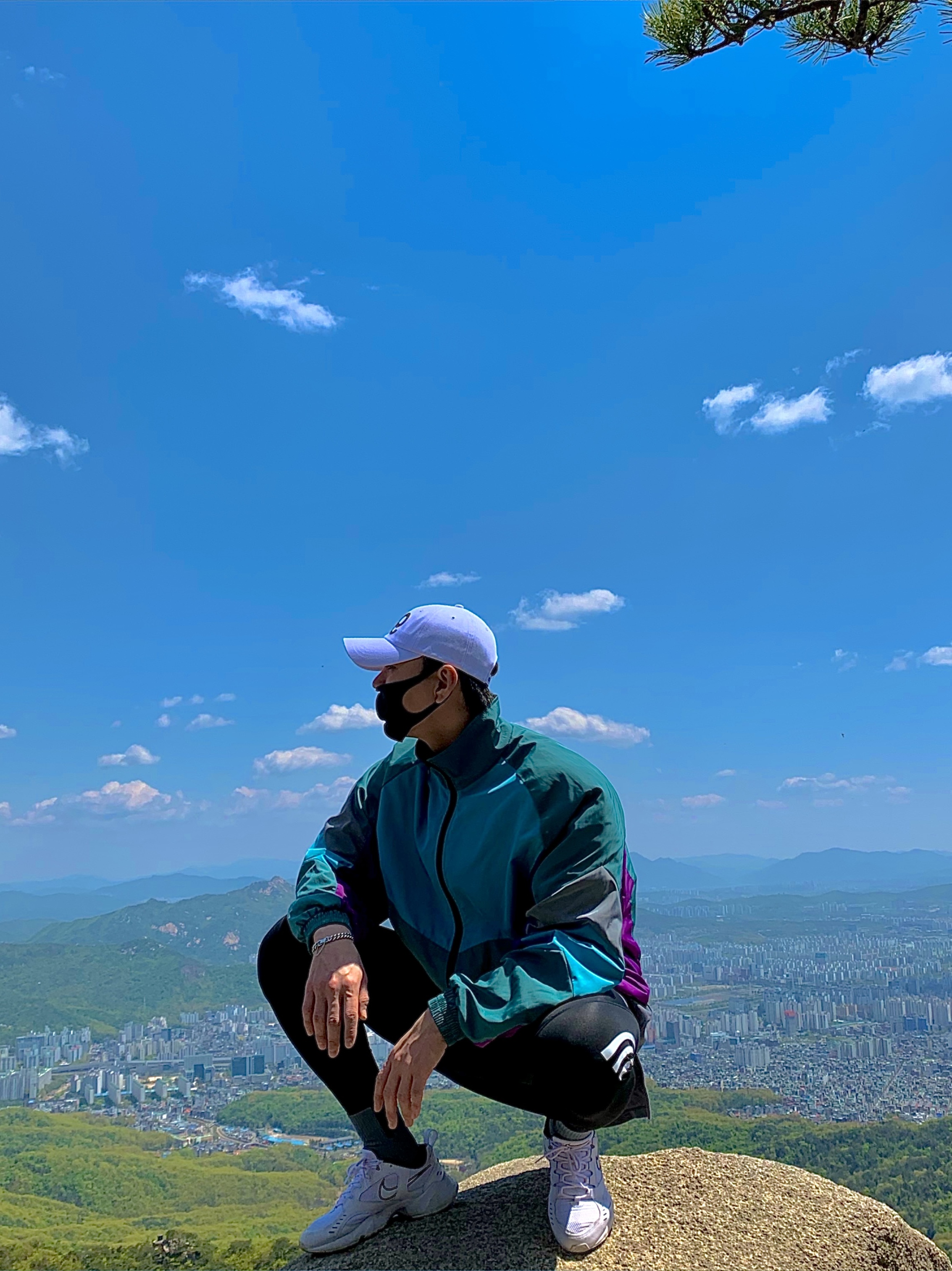 Nike x Sacai LDWaffle Summit White 착용 스타일