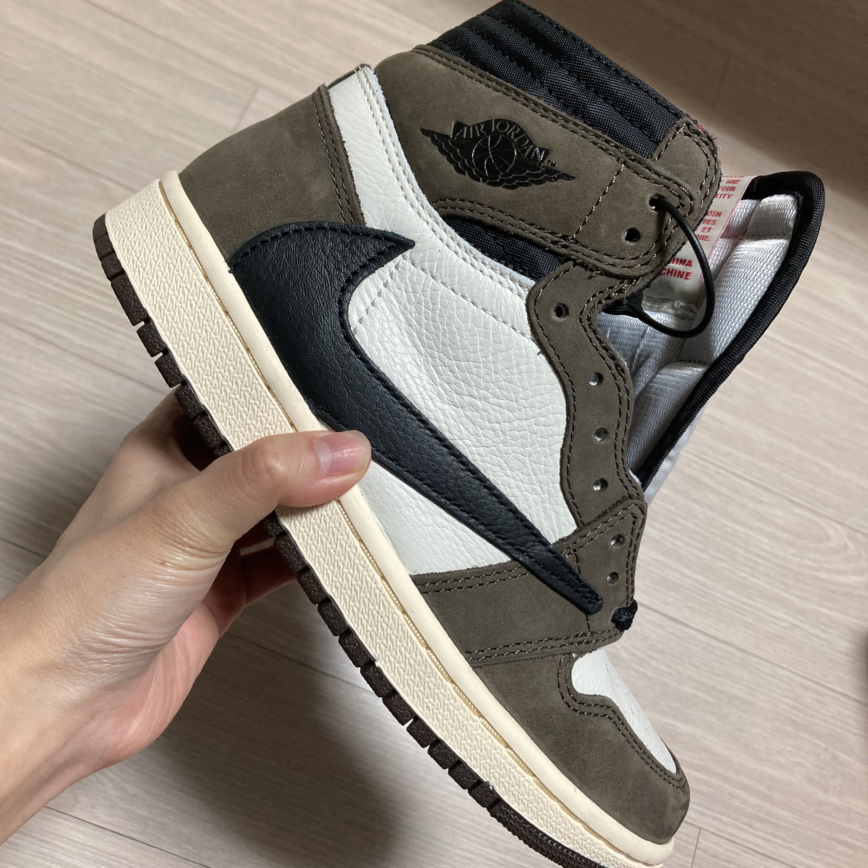 Jordan 1 x Travis Scott Retro High OG SP Mocha 착용 스타일
