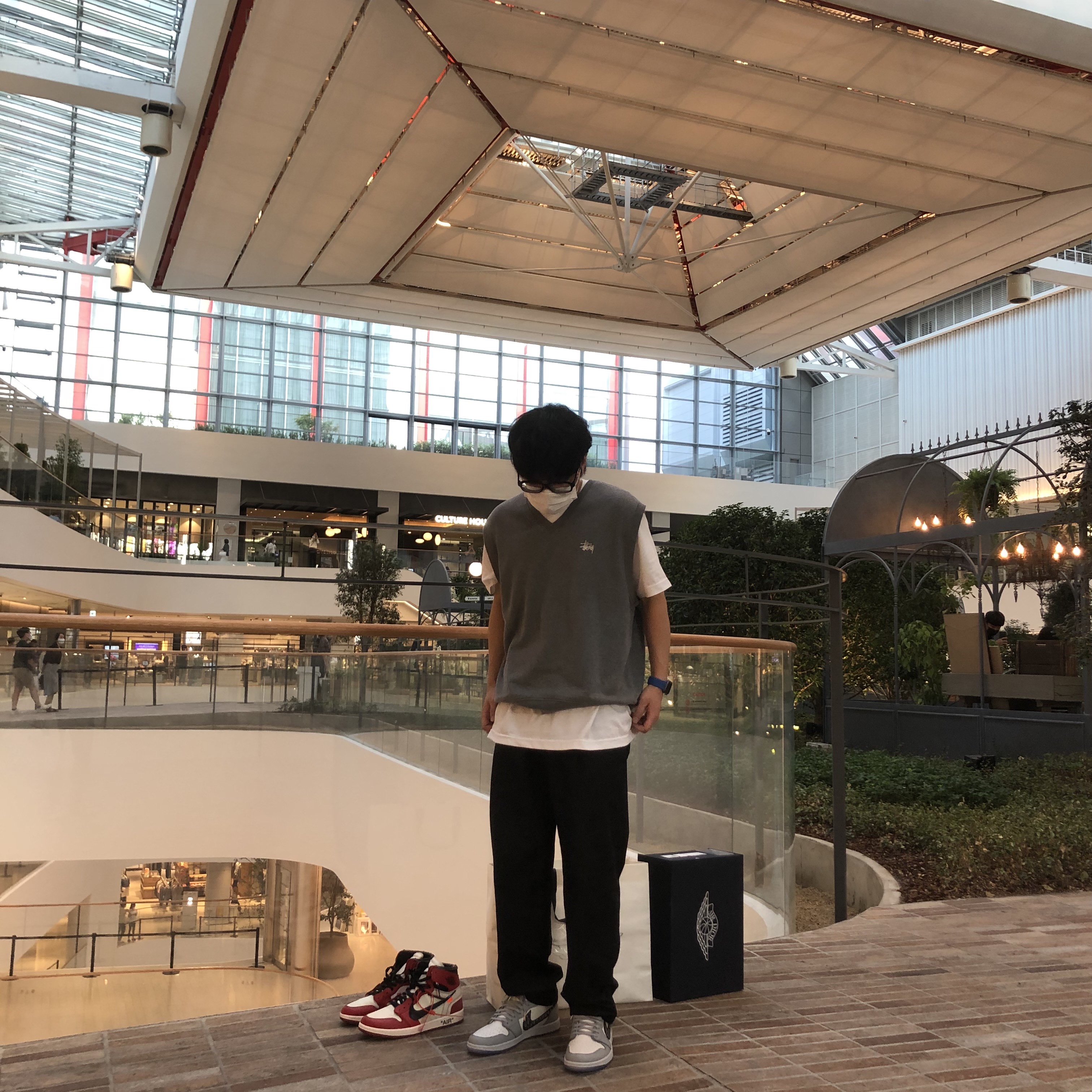 Jordan 1 x Dior High OG, Jordan 1 x Off-White Retro High Chicago The Ten 착용 스타일 - 1