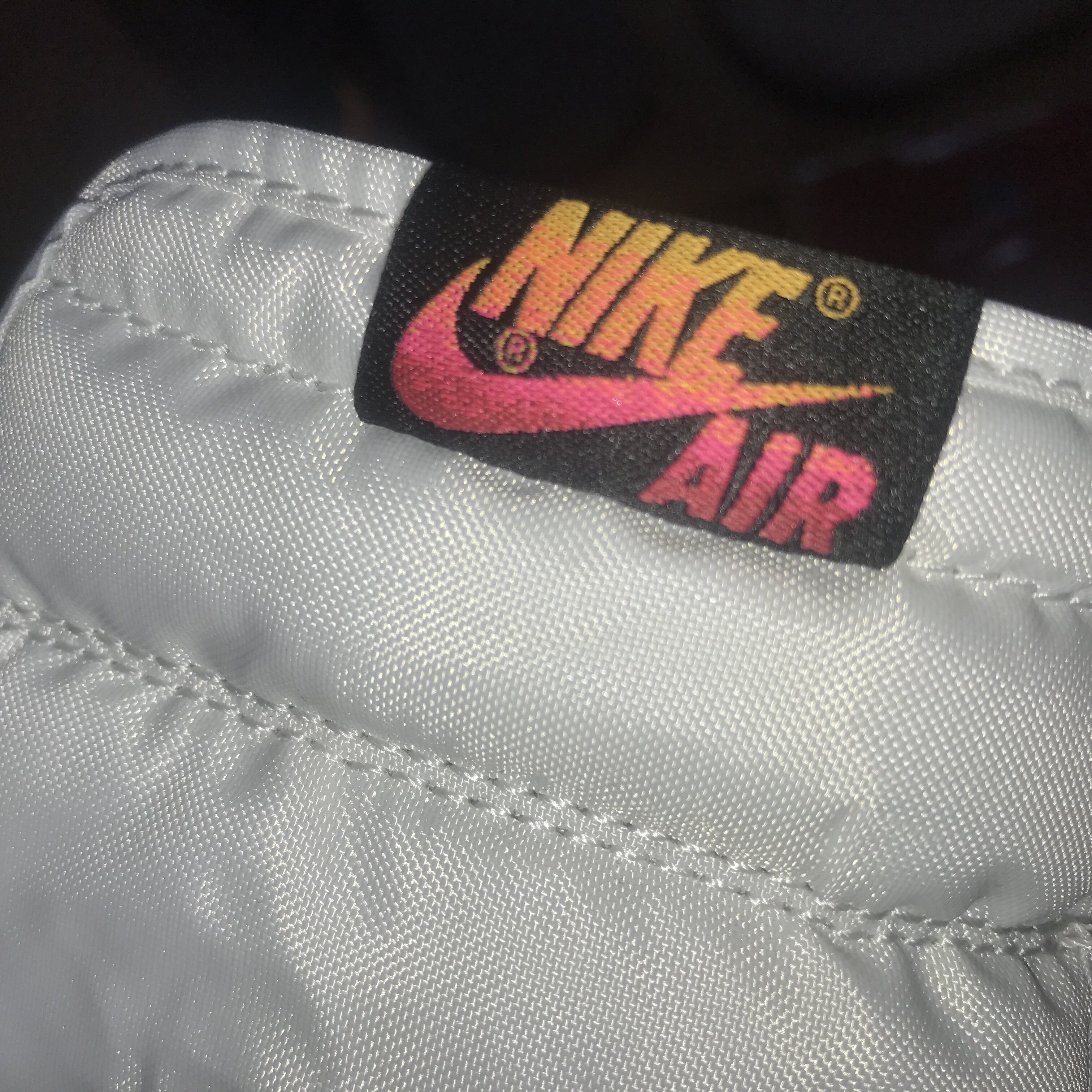 Jordan 1 Retro High OG Light Fusion Red 착용 스타일 - 4