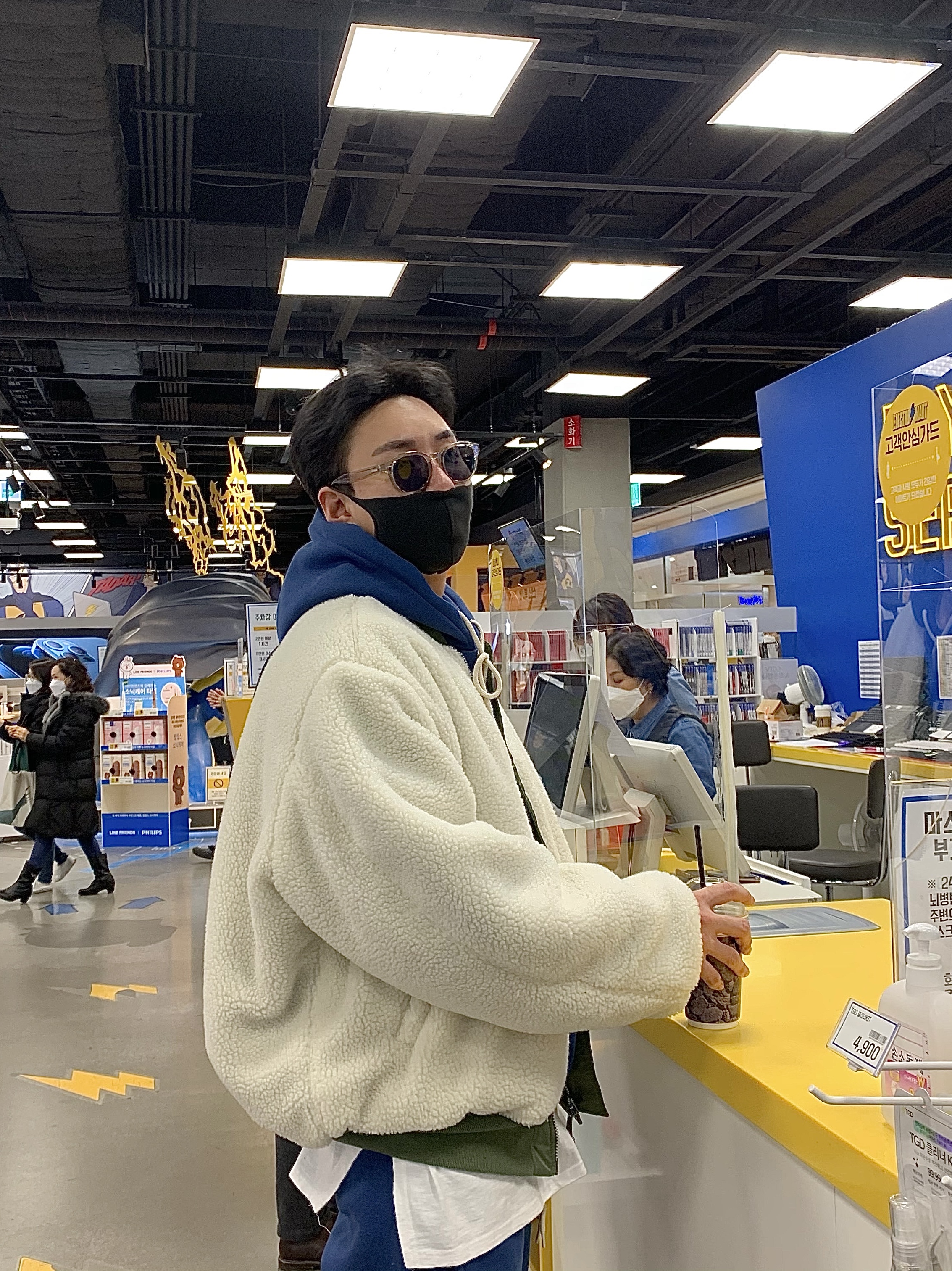 Insta 🕶woo_xxii님의 스타일