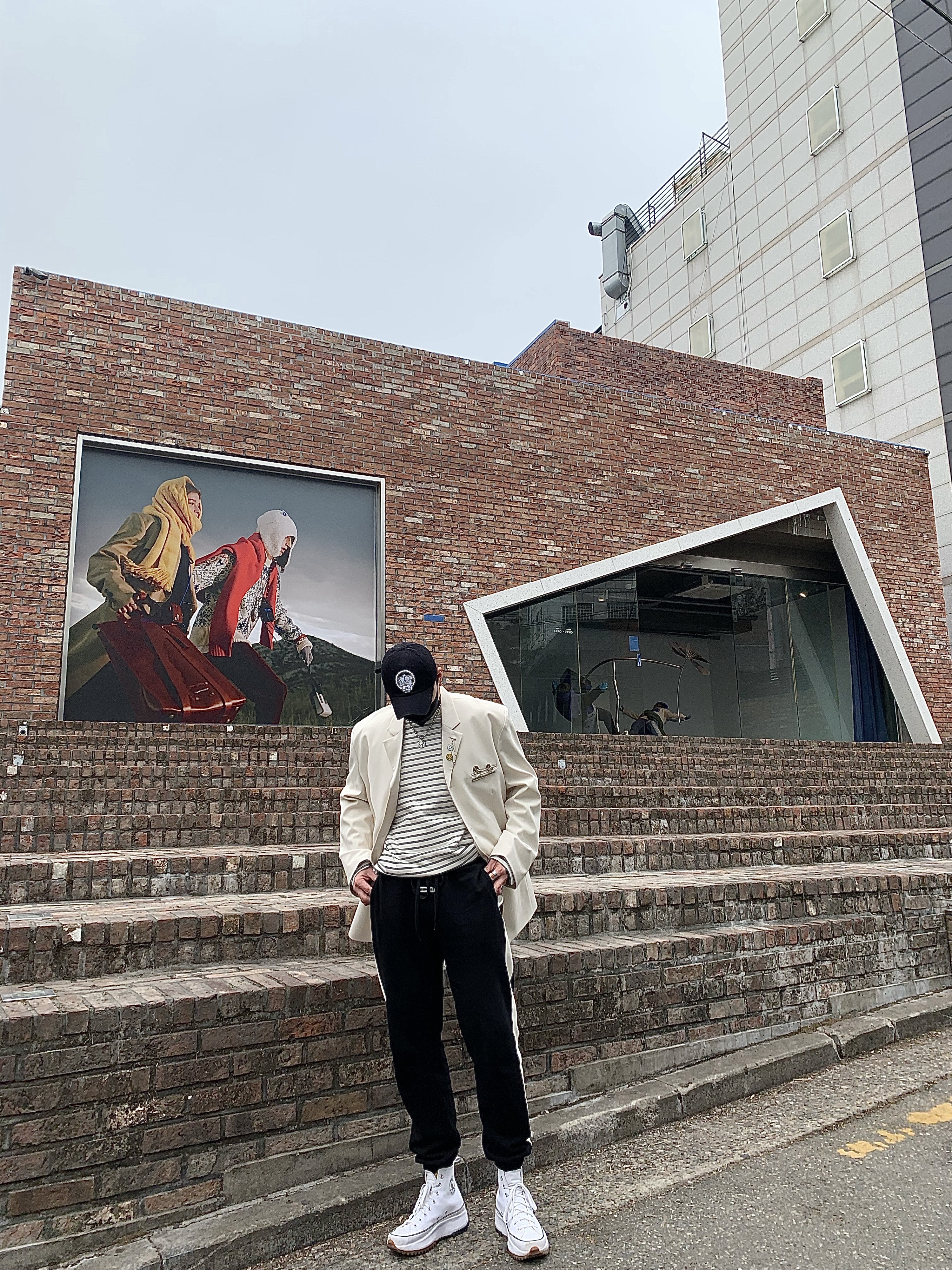 Insta 🕶woo_xxii님의 스타일