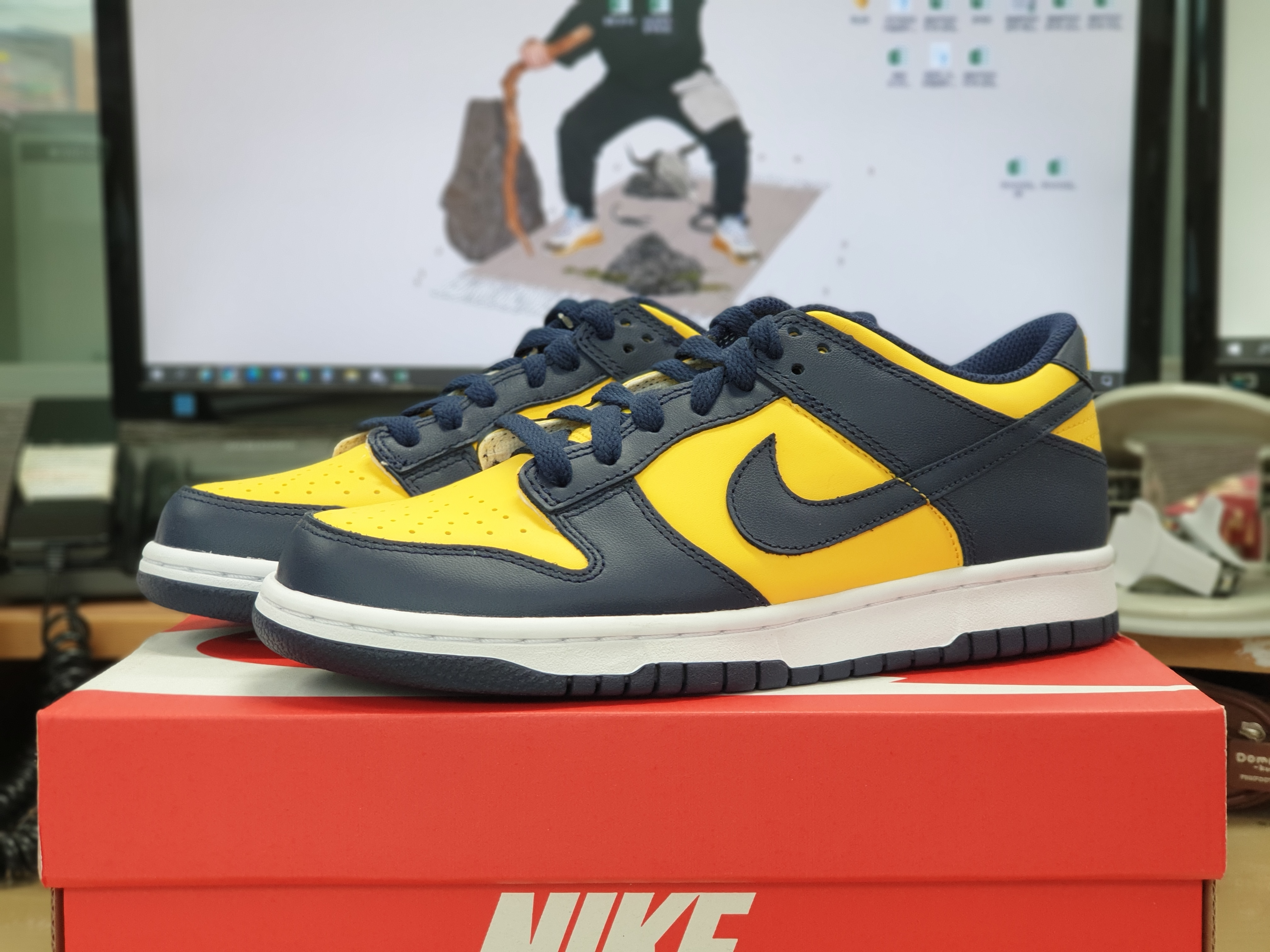 Nike Dunk Low Retro Varsity Maize, (GS) Nike Dunk Low Varsity Maize 착용 스타일