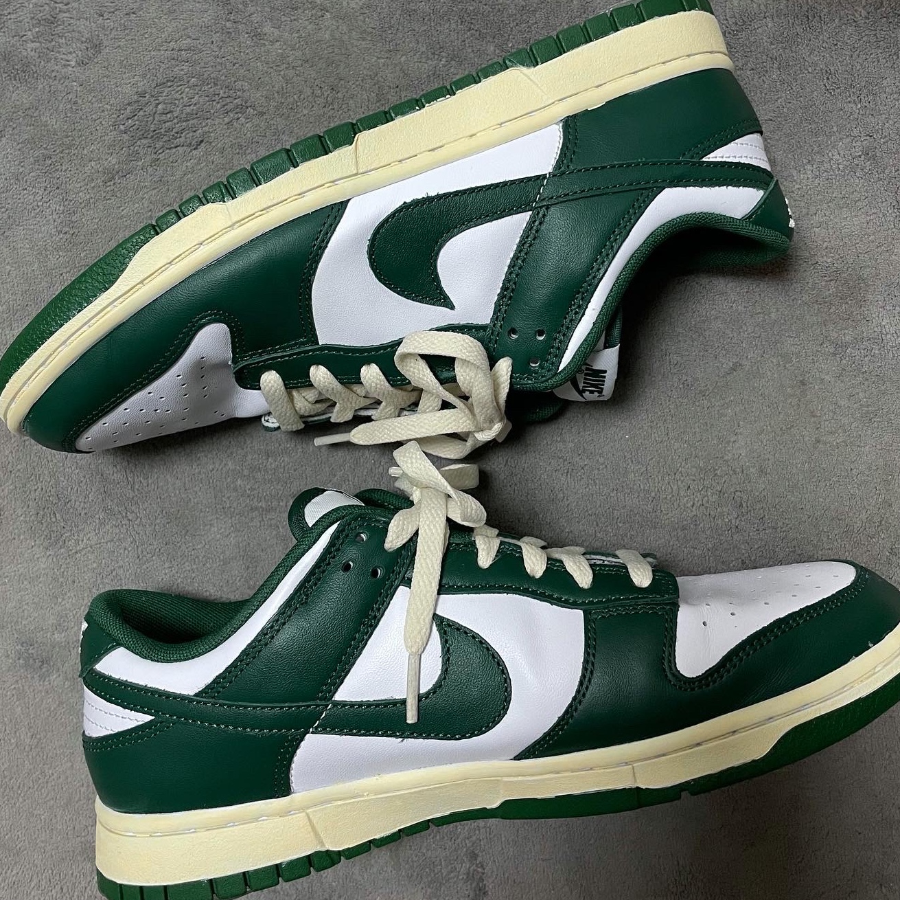 Nike Dunk Low Retro Varsity Green 착용 스타일