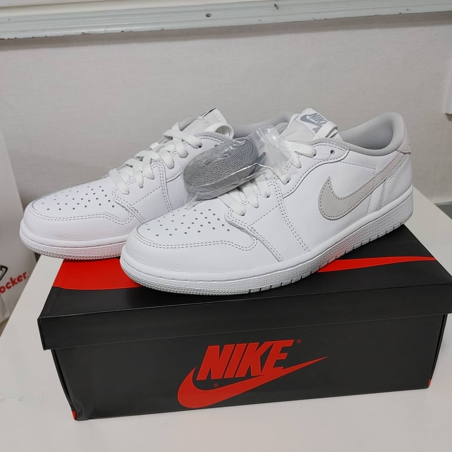 Jordan 1 Low OG Neutral Grey 착용 스타일 - 2