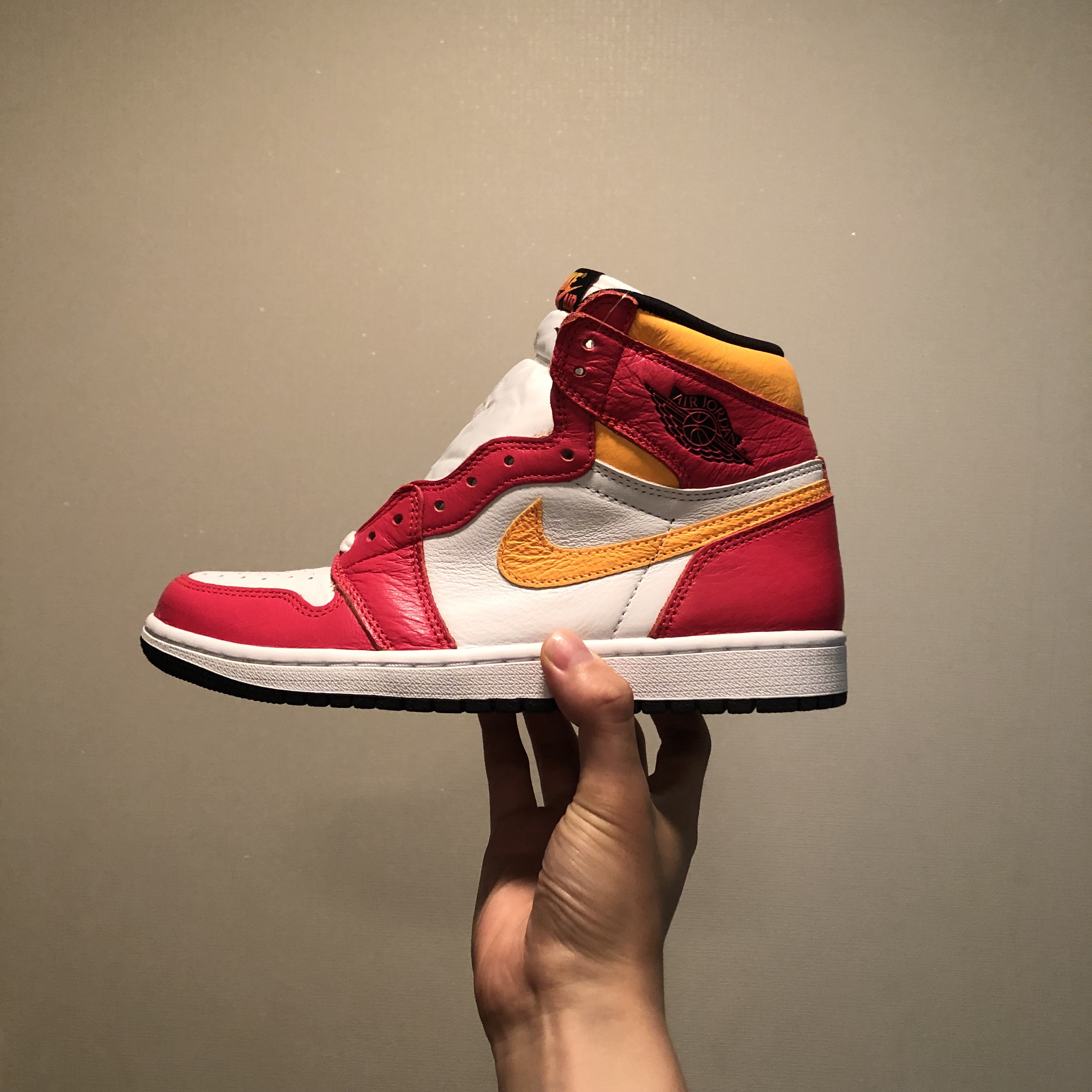 Jordan 1 Retro High OG Light Fusion Red 착용 스타일