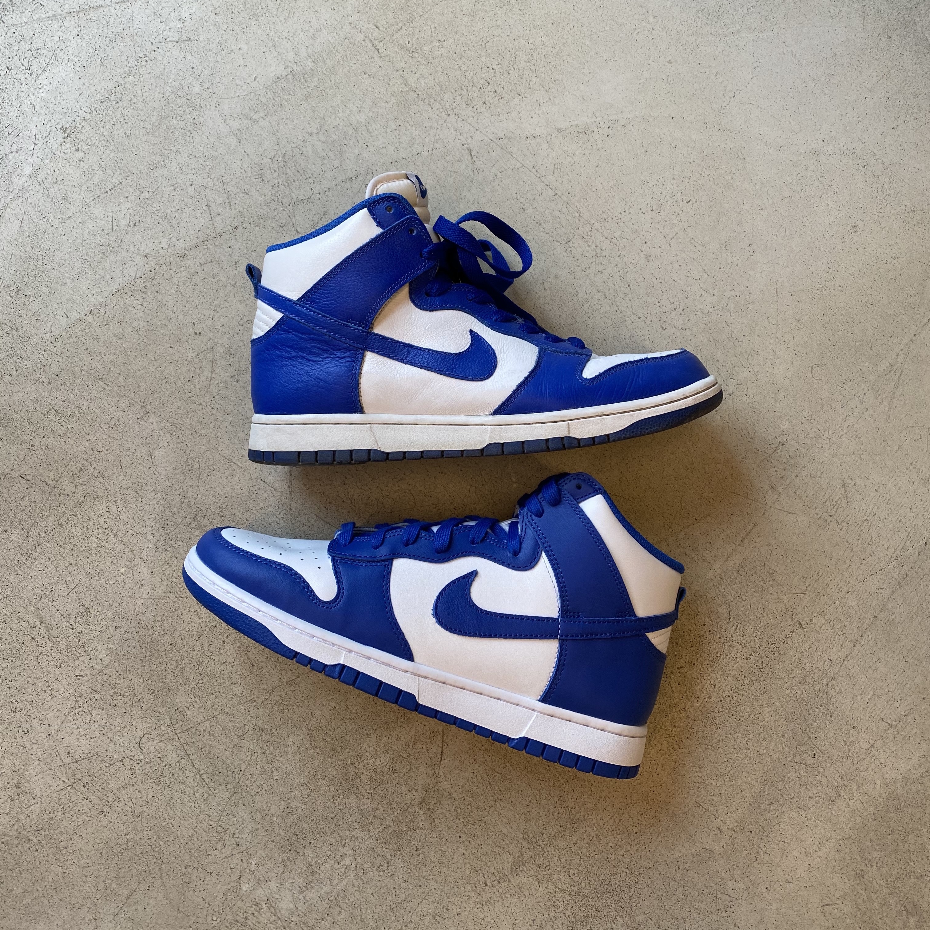 Nike Dunk High Kentucky, Nike Dunk High Retro Game Royal 착용 스타일 - 1