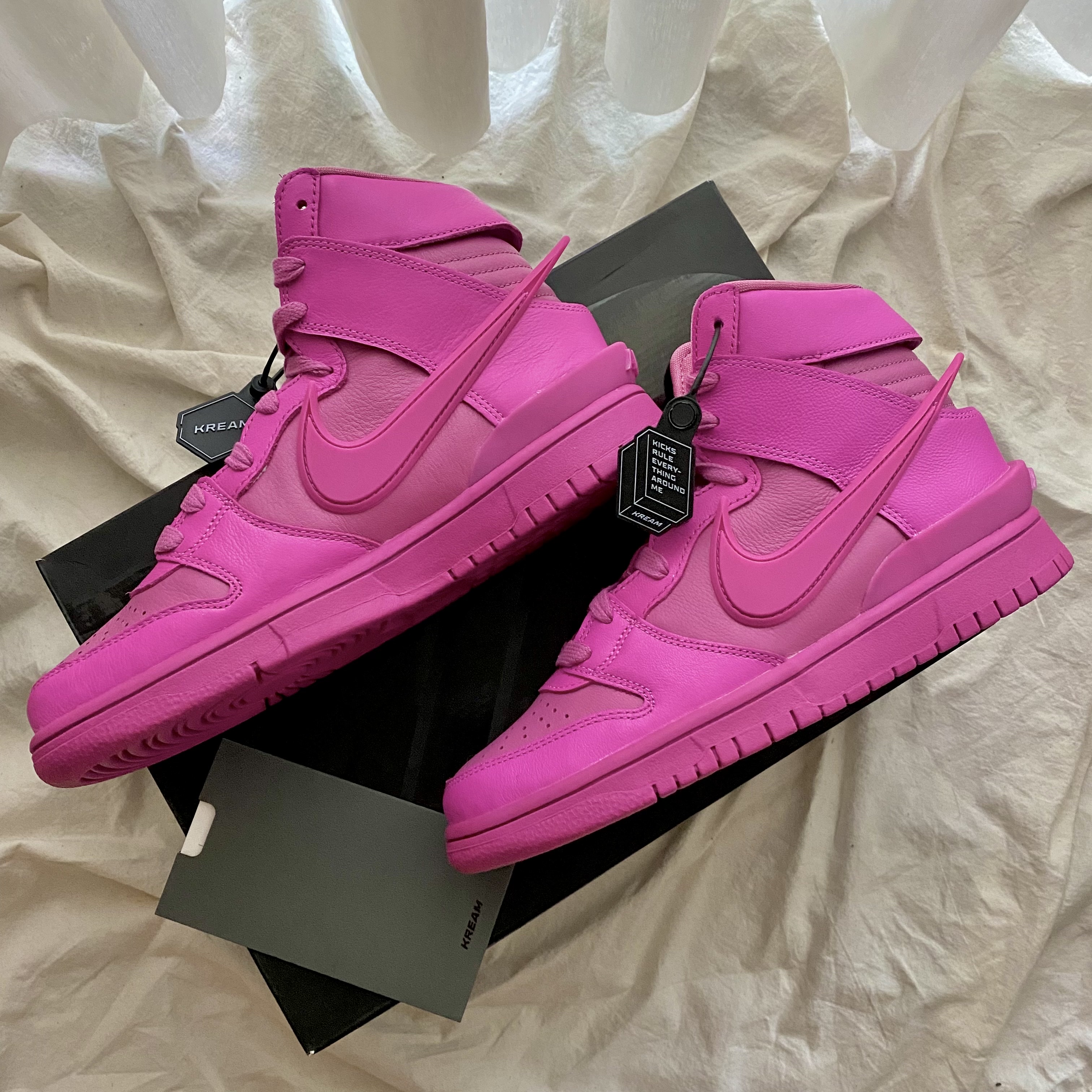 Nike x Ambush Dunk High Cosmic Fuchsia 착용 스타일 - 2