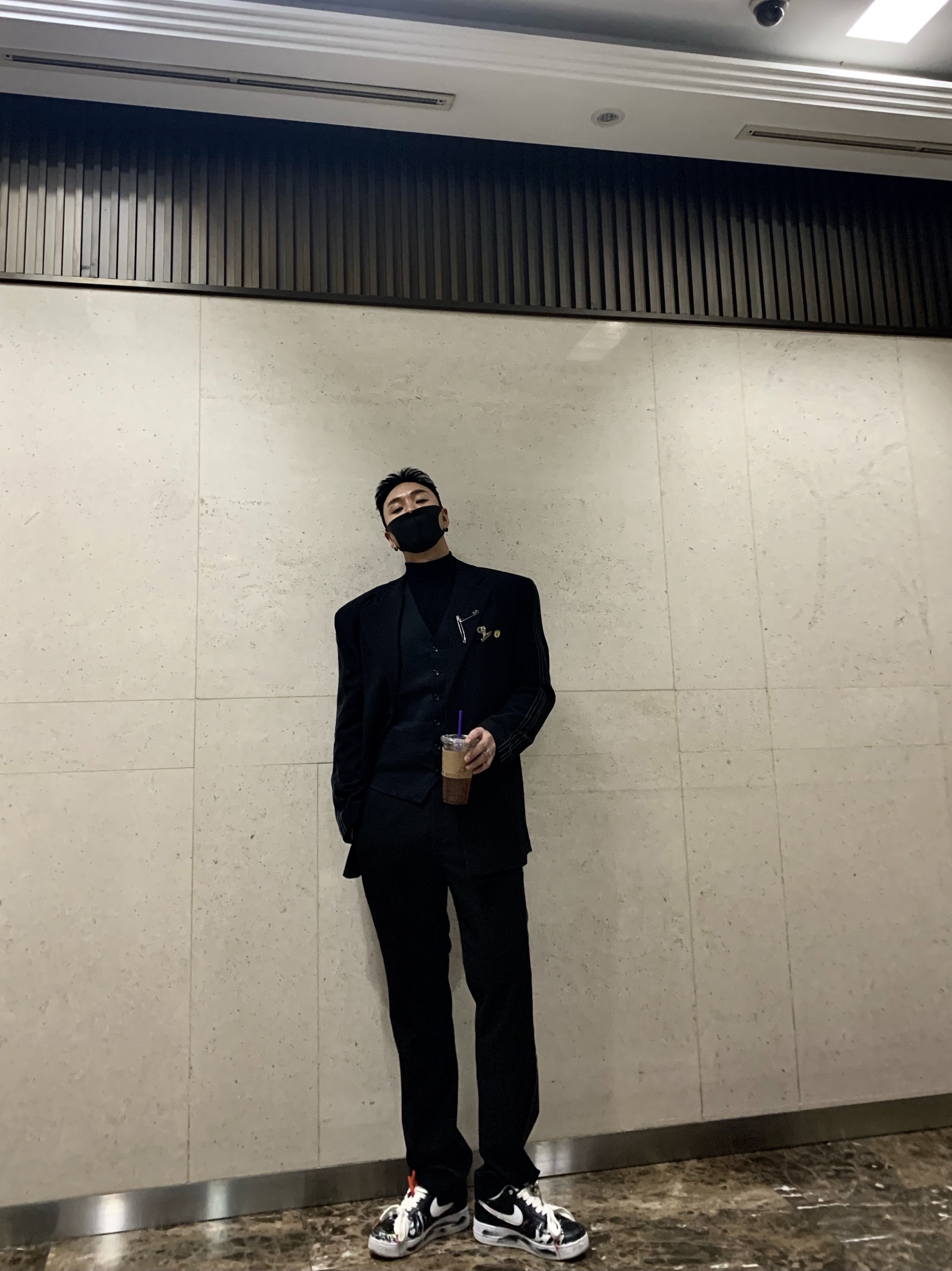 Insta 🕶woo_xxii님의 스타일