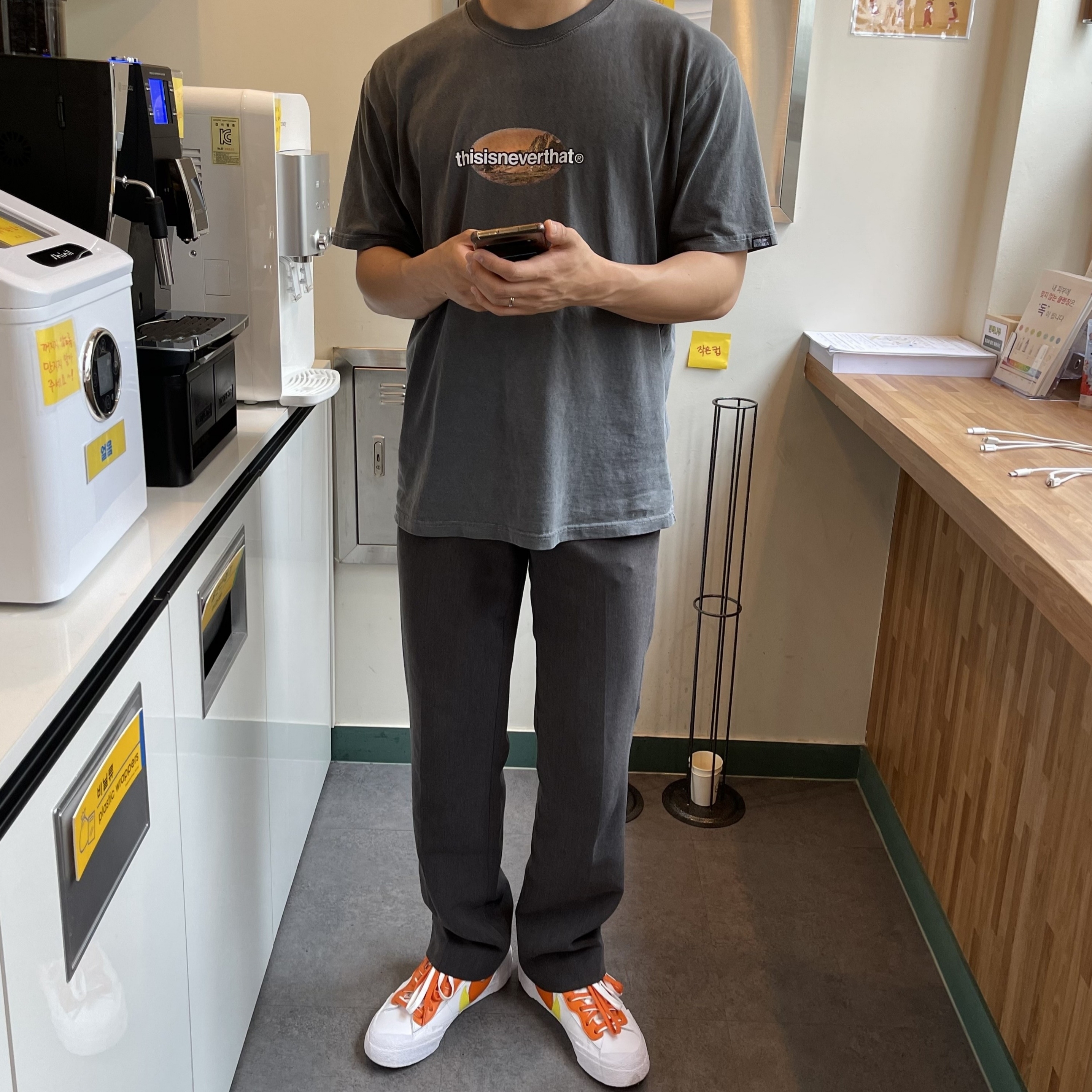 Nike x Sacai Blazer Low Magma Orange 착용 스타일 - 1
