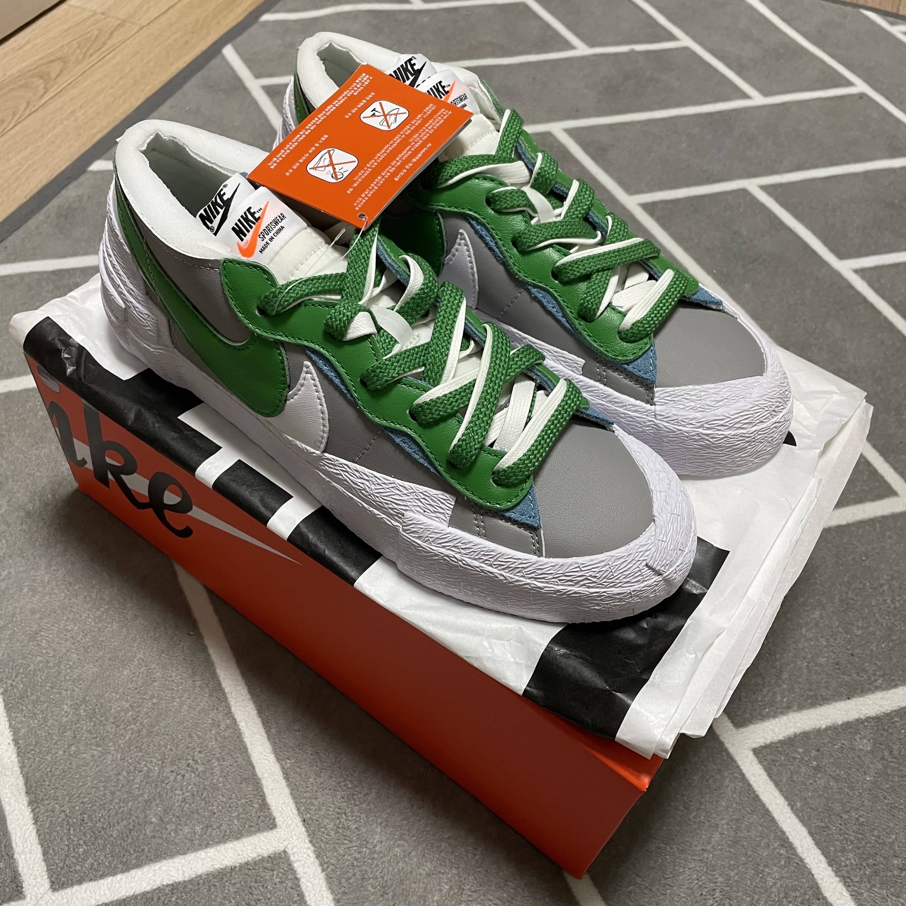 Nike x Sacai Blazer Low Classic Green 착용 스타일 - 3
