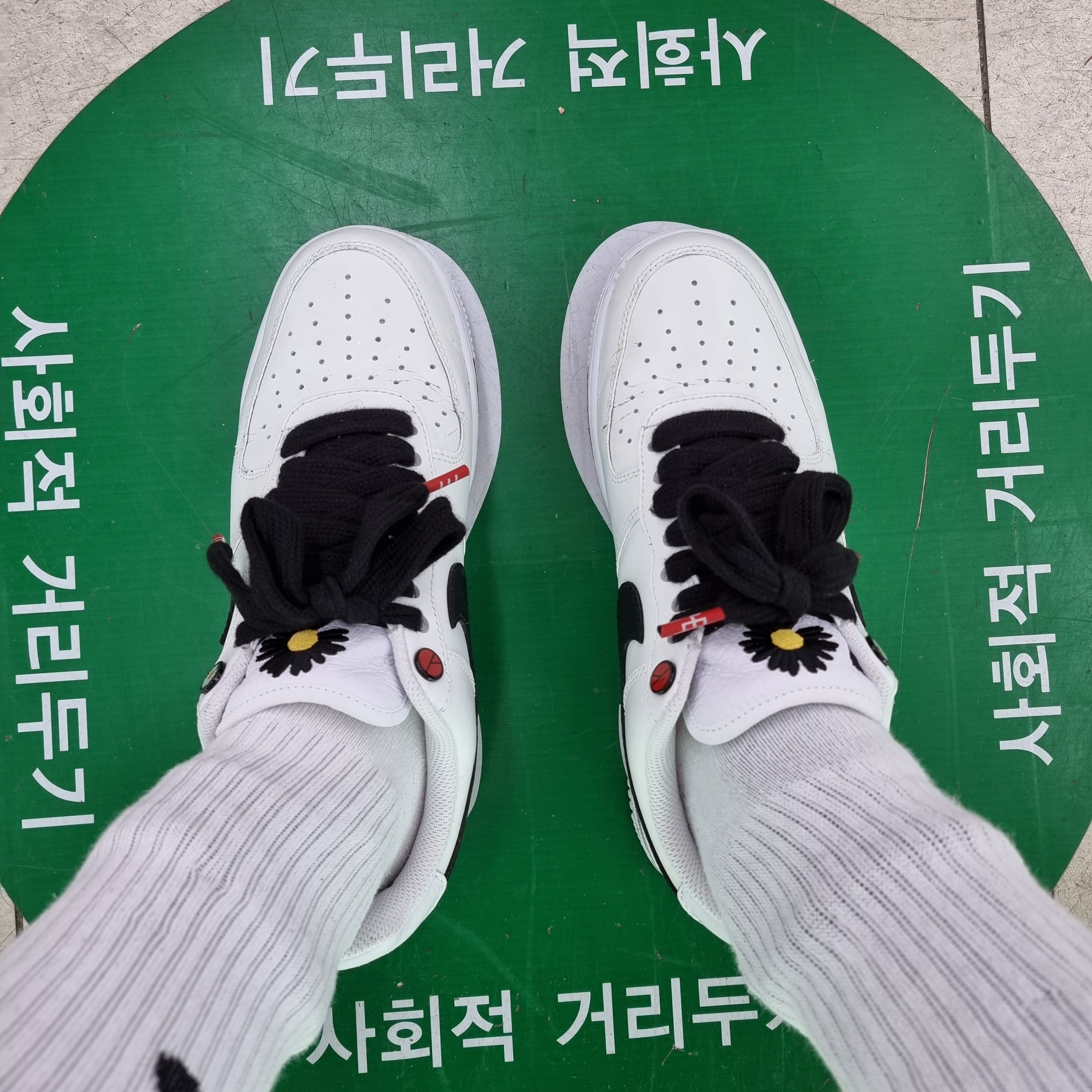 Nike x Peaceminusone Air Force 1 Low Para-Noise 2.0 착용 스타일