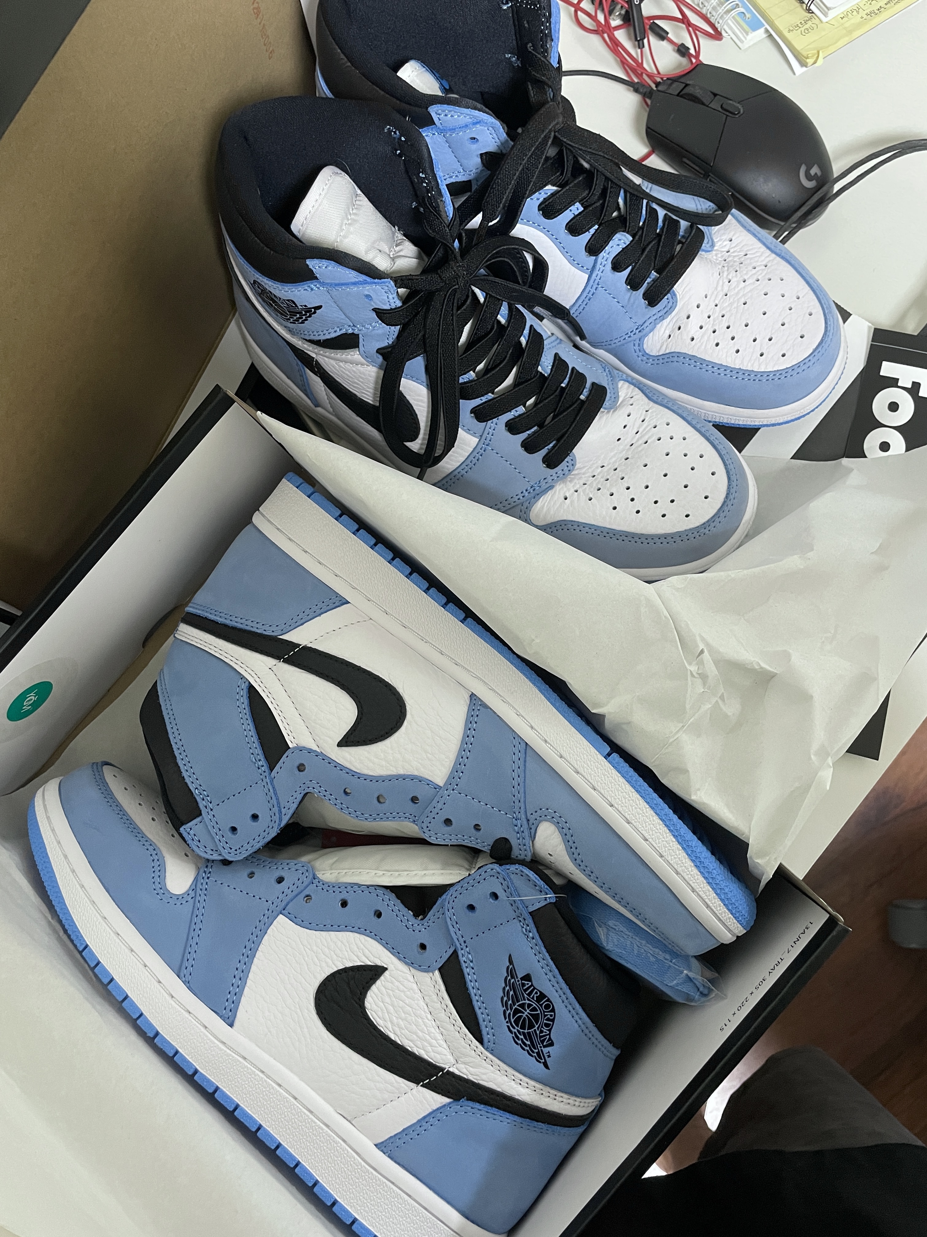 Jordan 1 Retro High OG University Blue 착용 스타일