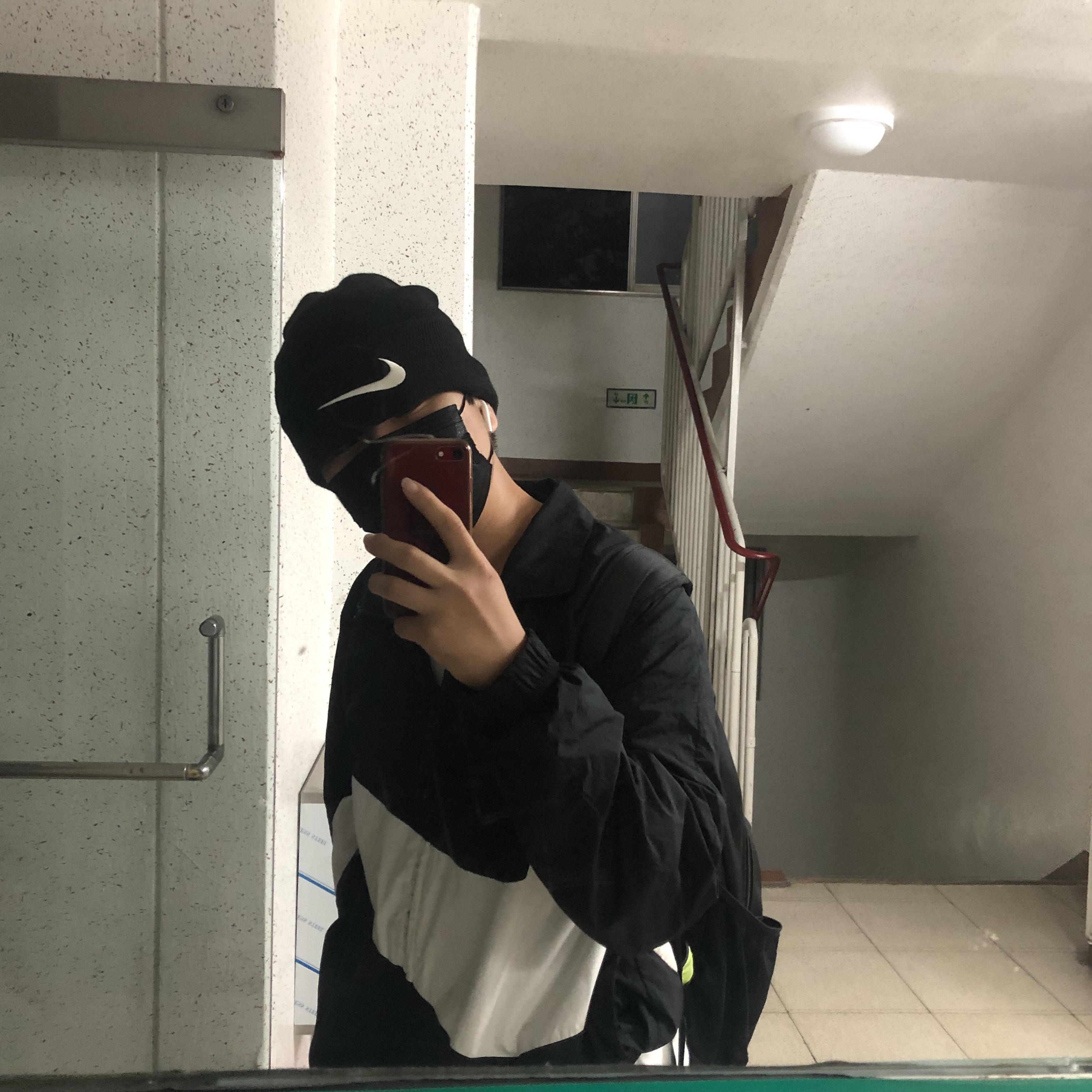 Nike x Stussy Cuff Beanie Black 착용 스타일