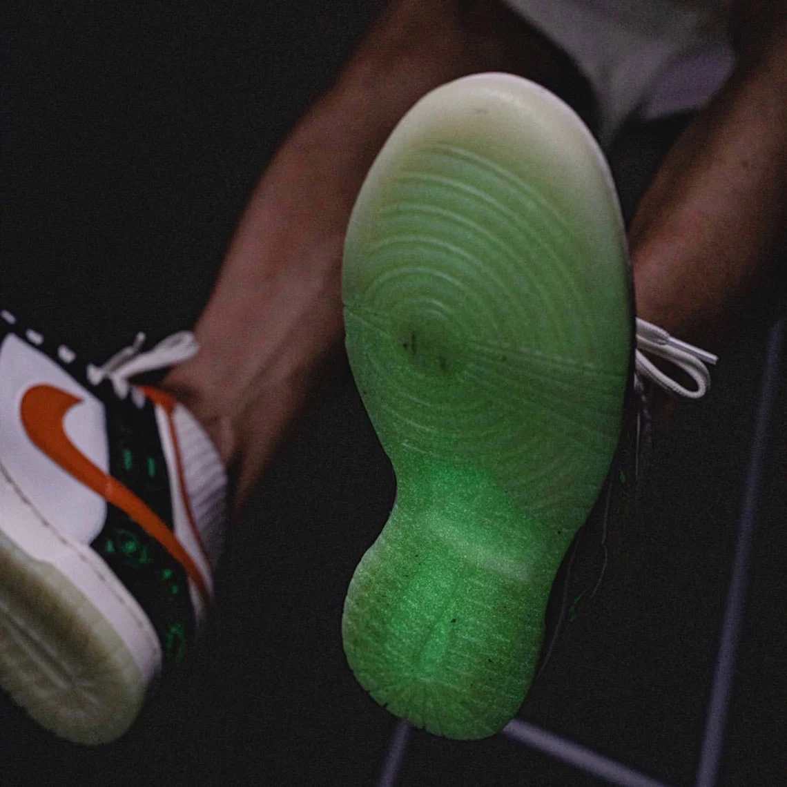 Nike Air Force 1 Low '07 Black Skeleton, Nike SB Dunk Low Pro Night of Mischief Halloween 착용 스타일 - 5