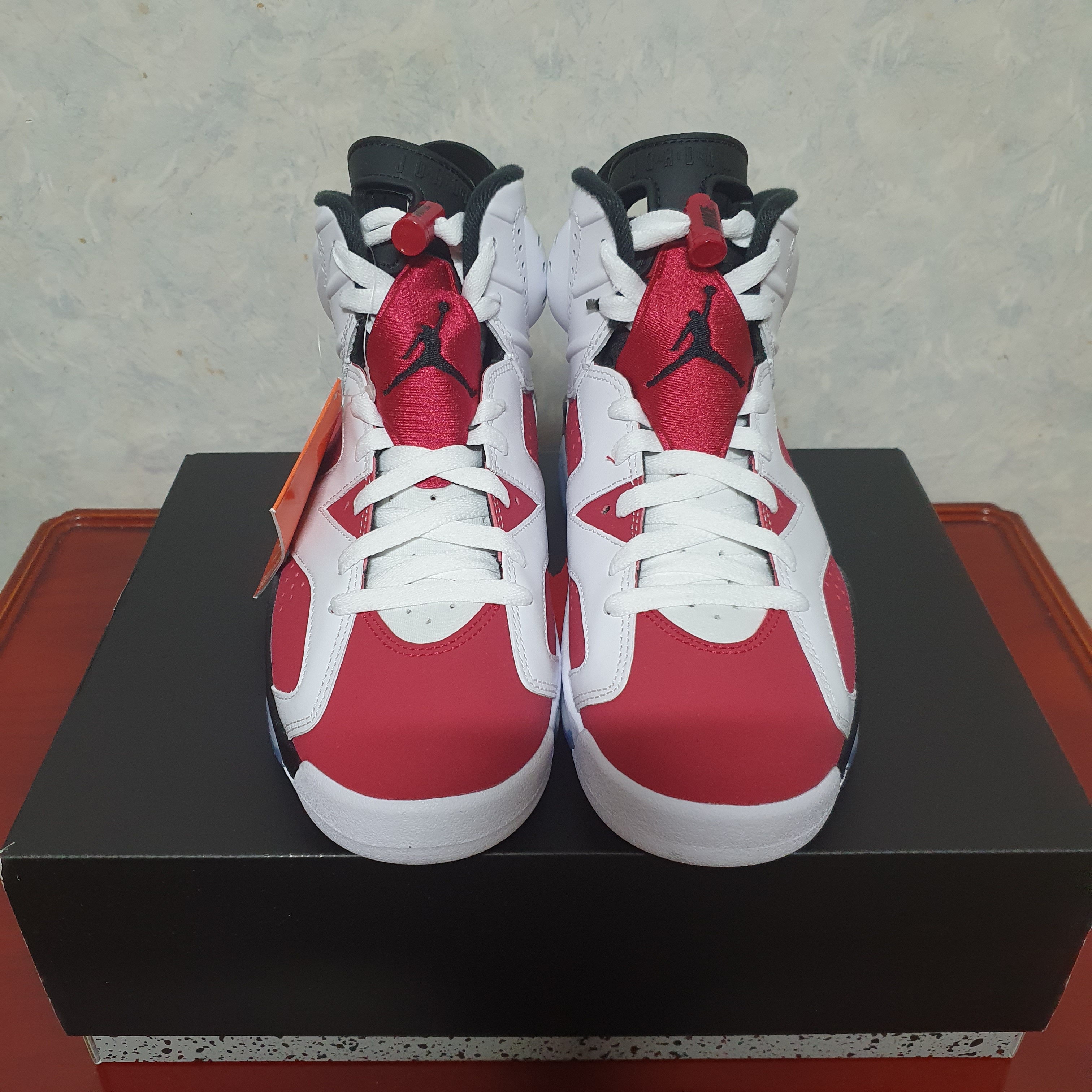 Jordan 6 Retro Carmine 2021 착용 스타일 - 3