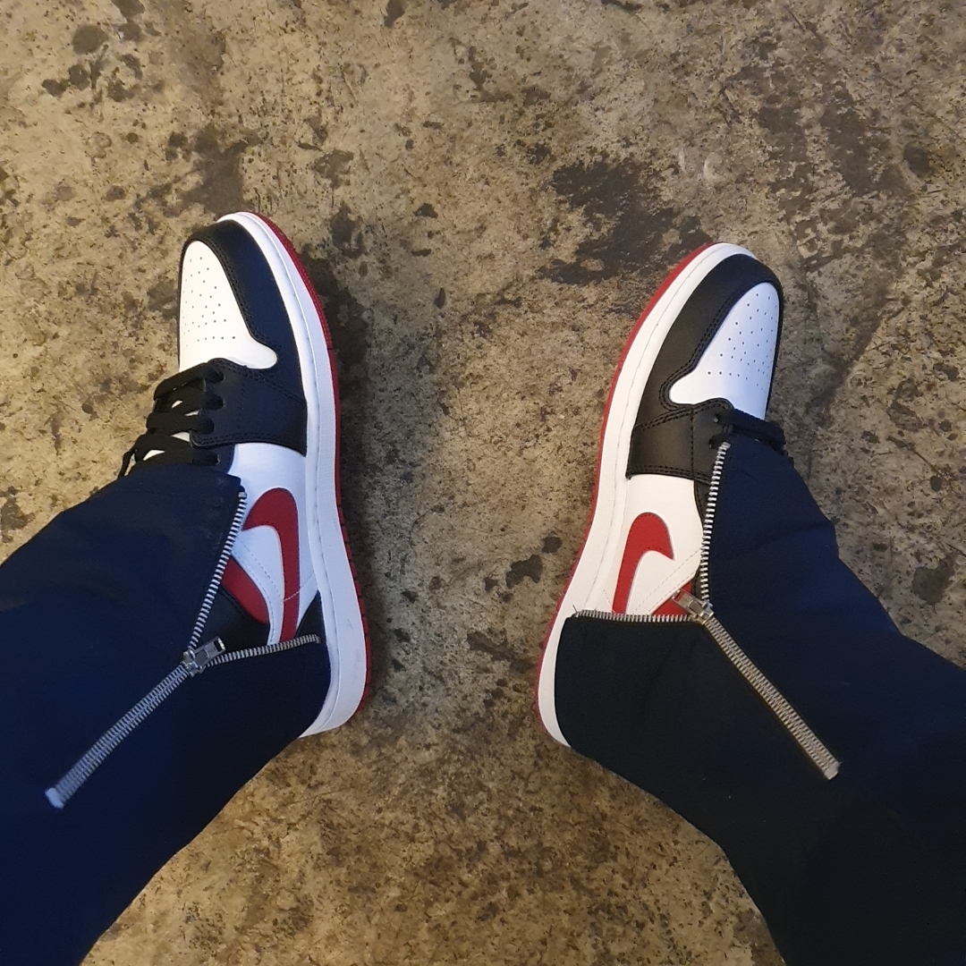 Jordan 1 Mid Gym Red Black White 착용 스타일
