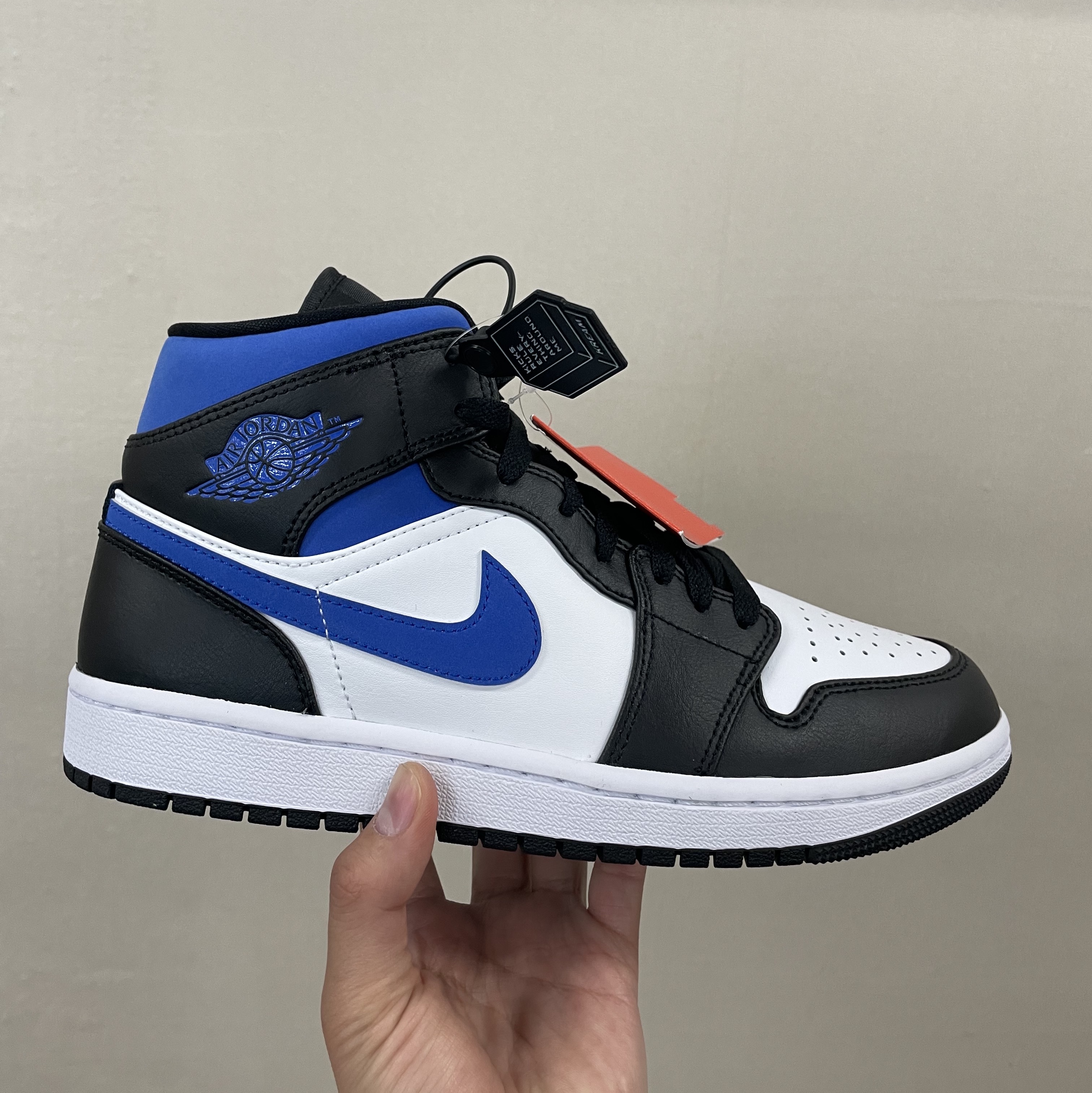 Jordan 1 Mid Racer Blue, Nike Dunk Low Retro Black 착용 스타일 - 1