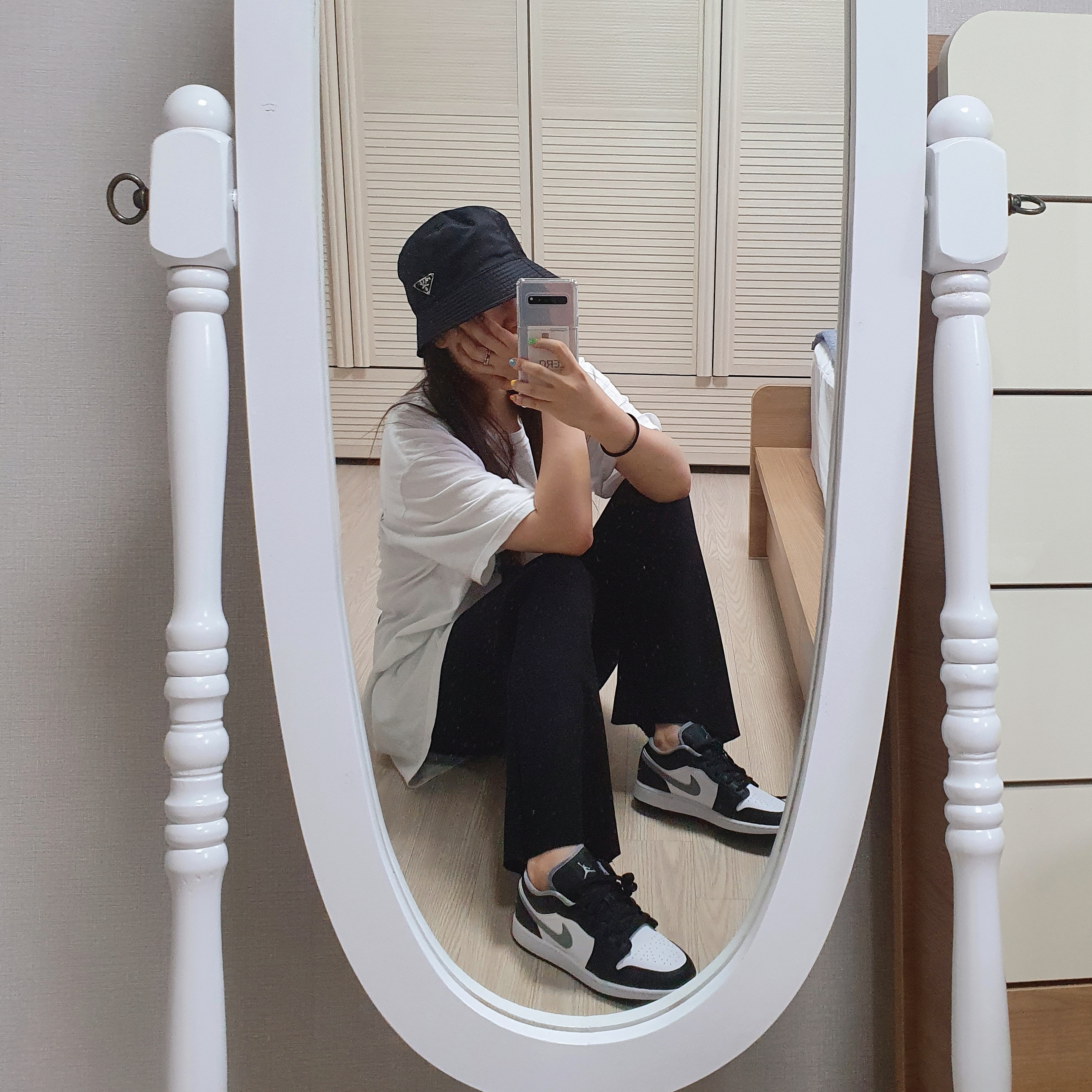 (GS) Jordan 1 Low Black Particle Grey 착용 스타일