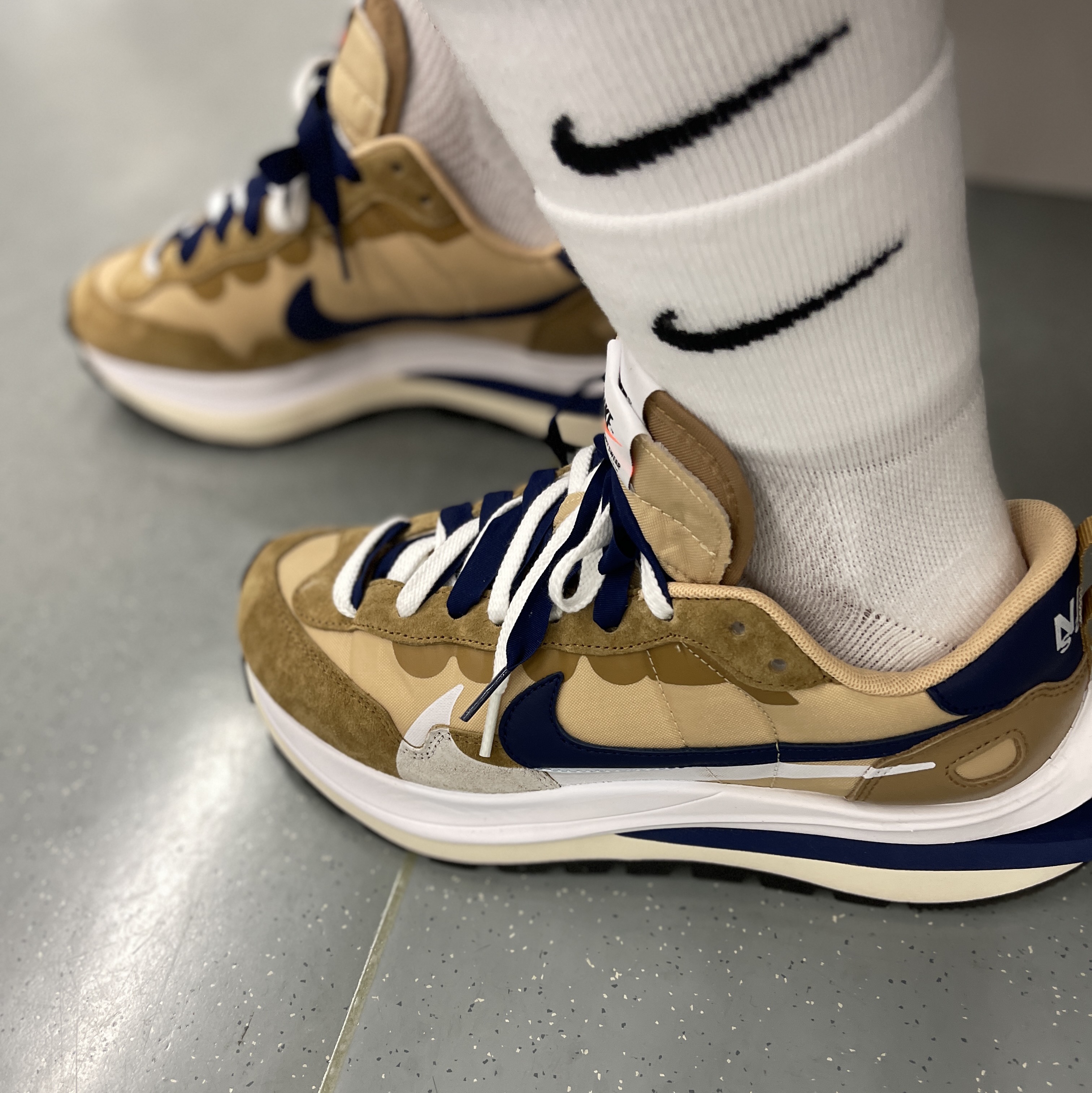 Nike x Matthew M Williams NRG Socks White, Nike x Sacai VaporWaffle Sesame and Blue Void 착용 스타일