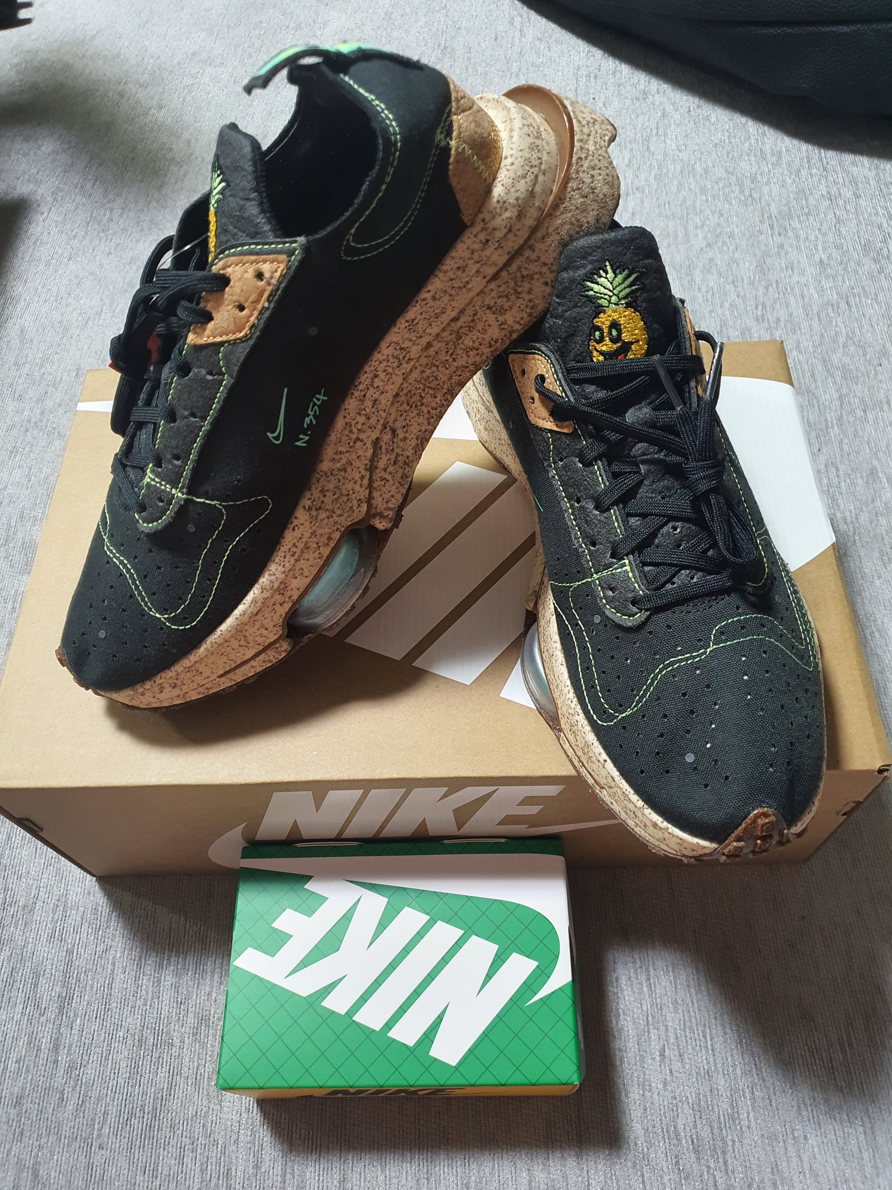 Nike Air Zoom Type PRM Black Pineapple, Nike Air Zoom Type PRM Pineapple 착용 스타일 - 2