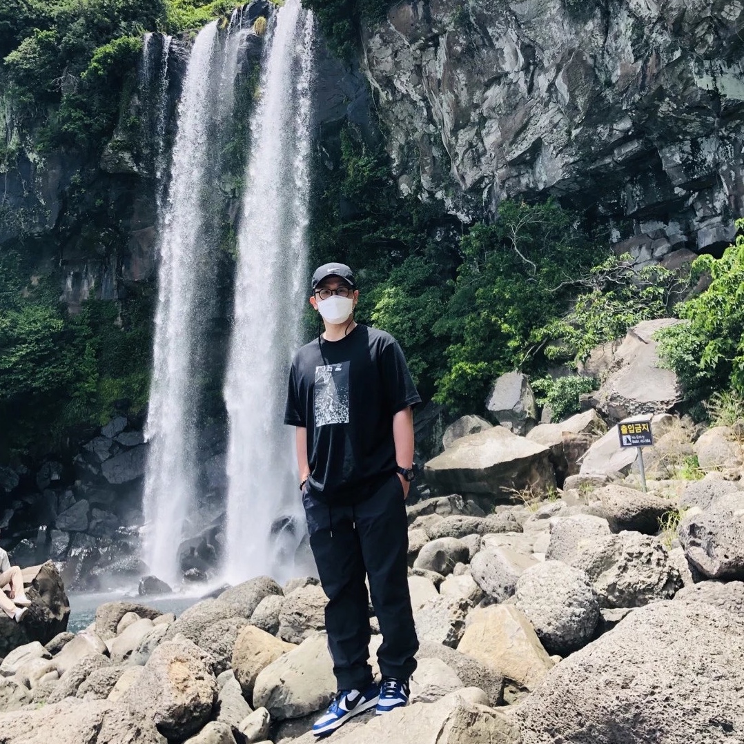 Jordan x Union Reverse Dunk T-Shirt Black, Nike x Ambush Dunk High Deep Royal Blue 착용 스타일