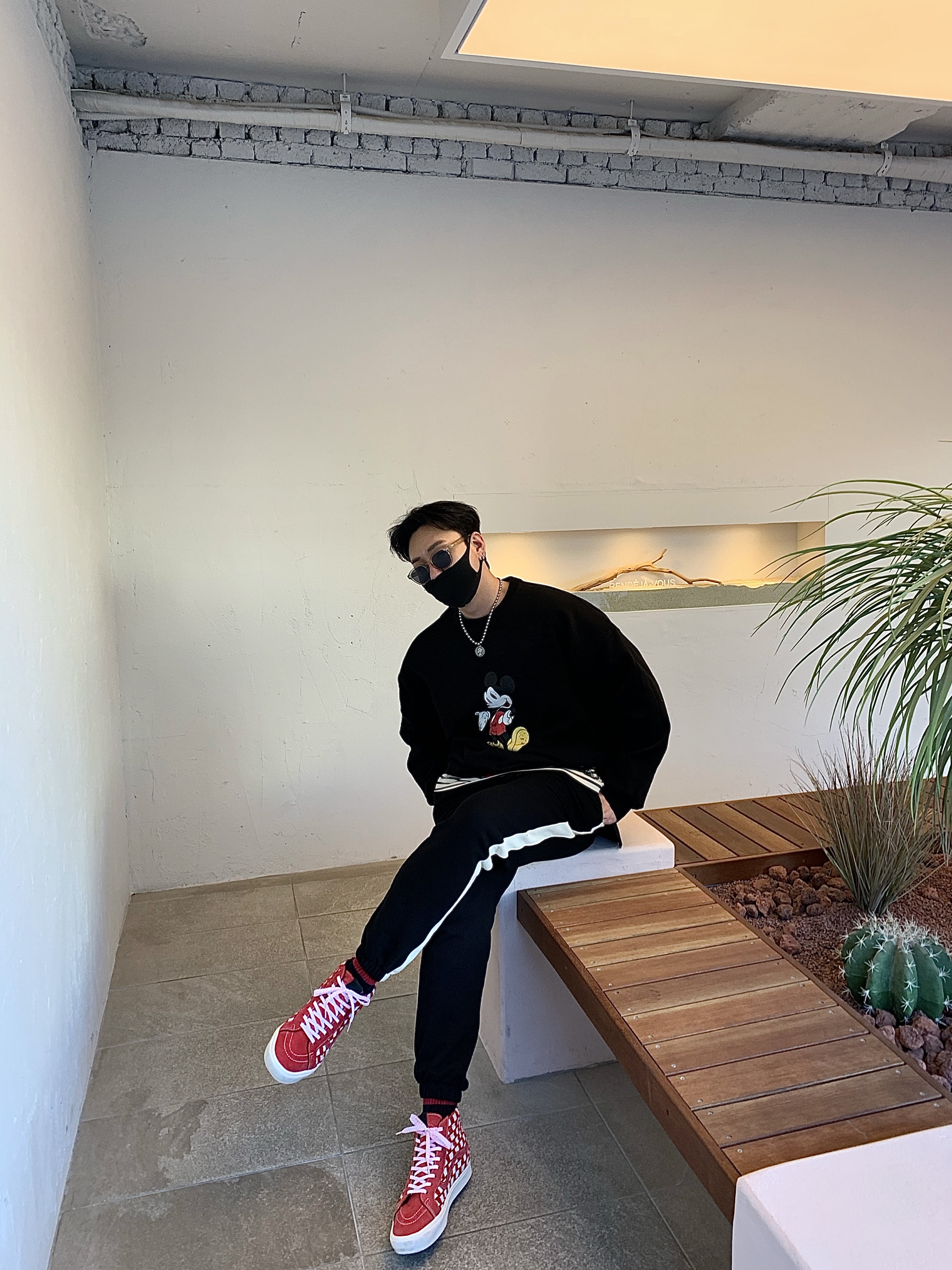 Insta 🕶woo_xxii님의 스타일