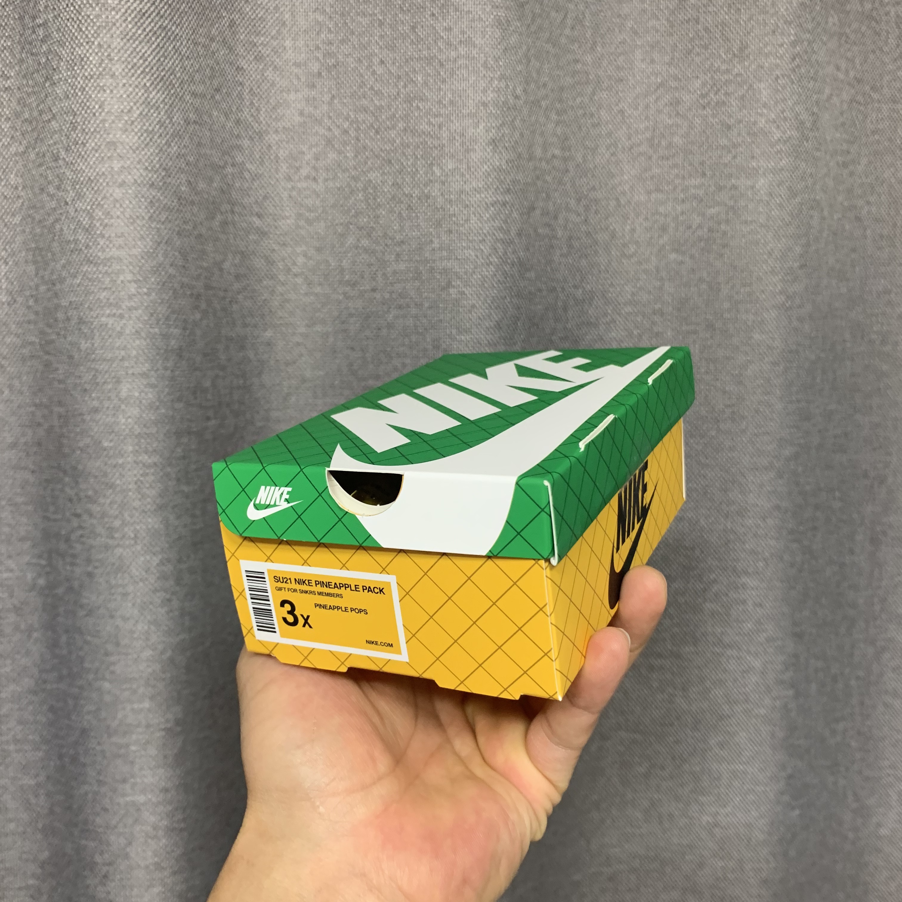 Nike Air Max 95 NRG Pineapple 착용 스타일 - 2