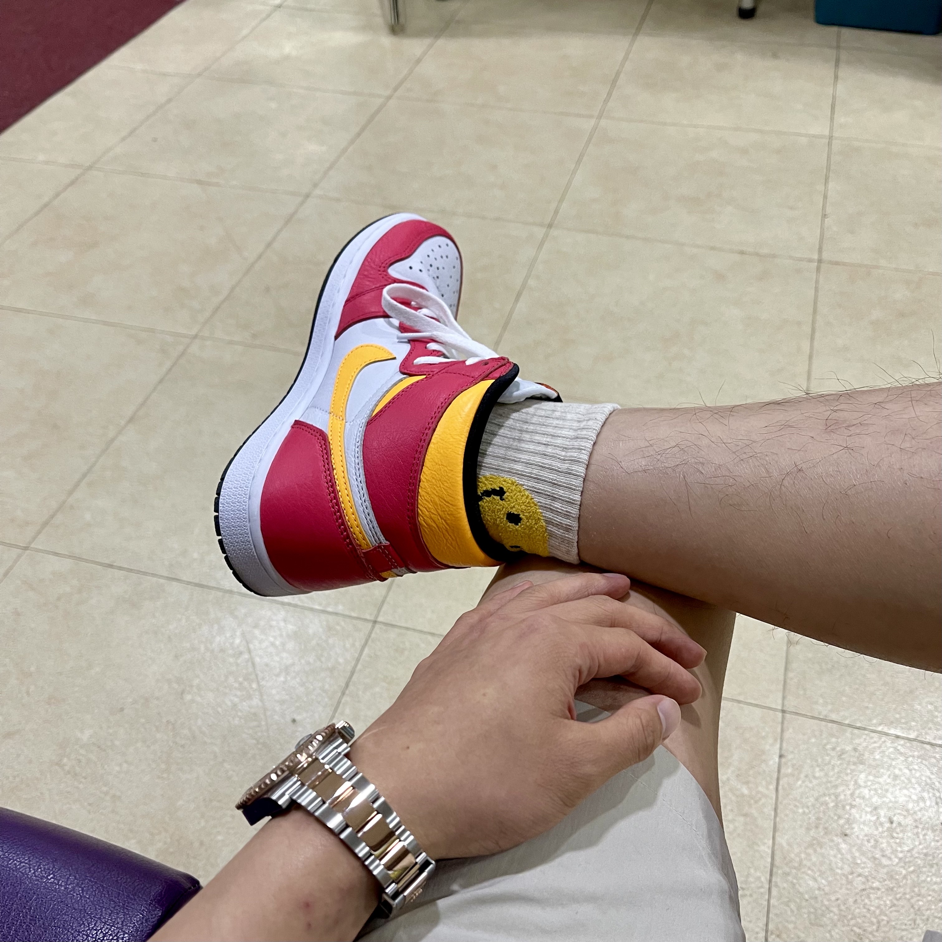Jordan 1 Retro High OG Light Fusion Red 착용 스타일