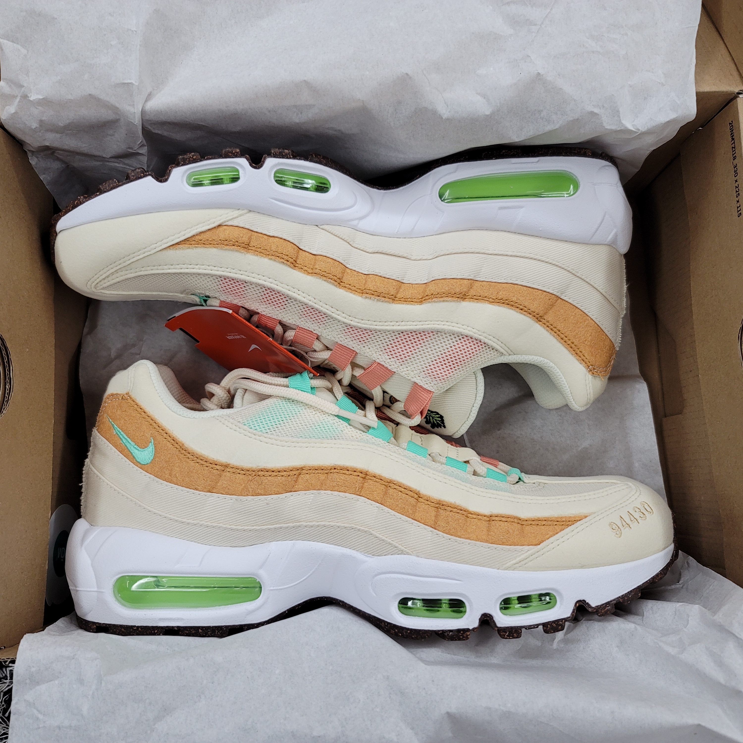 Nike Air Max 95 NRG Pineapple 착용 스타일