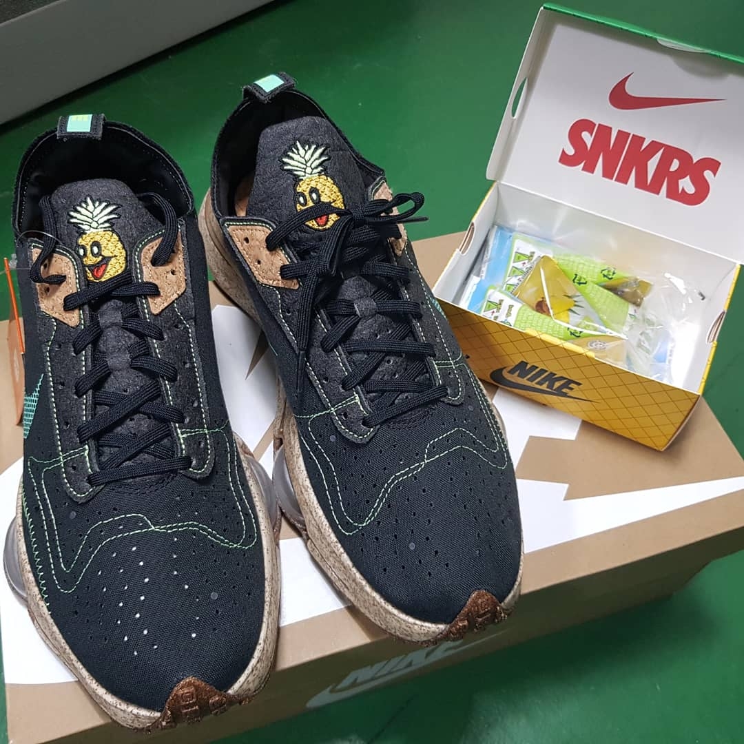Nike Air Zoom Type PRM Black Pineapple 착용 스타일 - 2