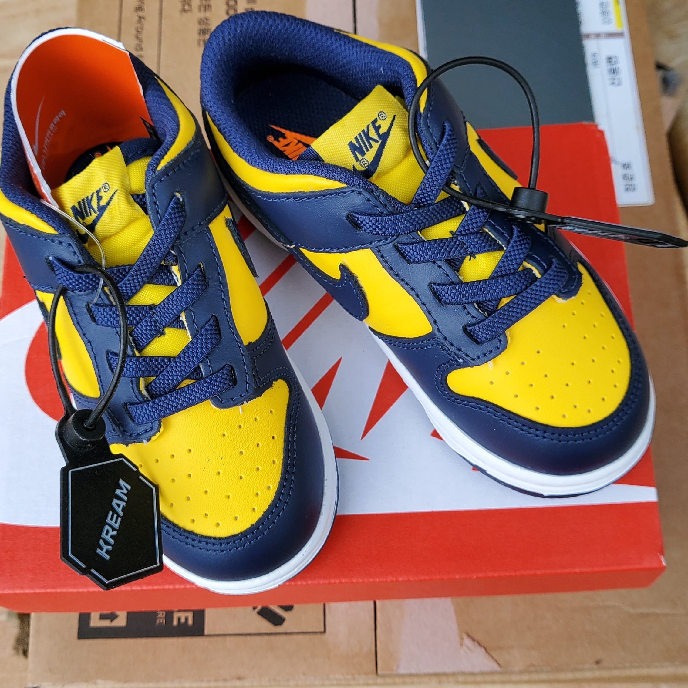 (TD) Nike Dunk Low Varsity Maize 착용 스타일