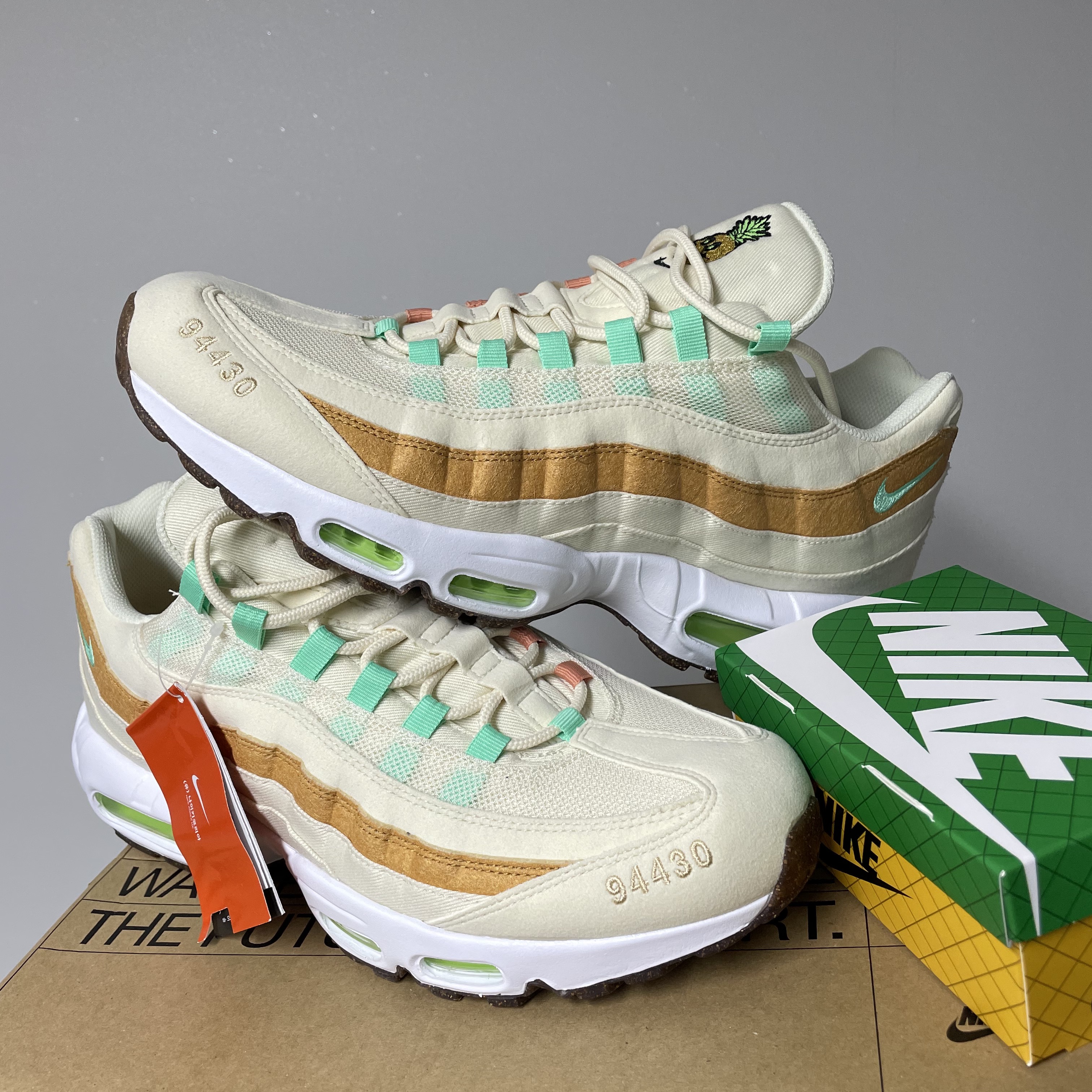 Nike Air Max 95 NRG Pineapple 착용 스타일 - 2