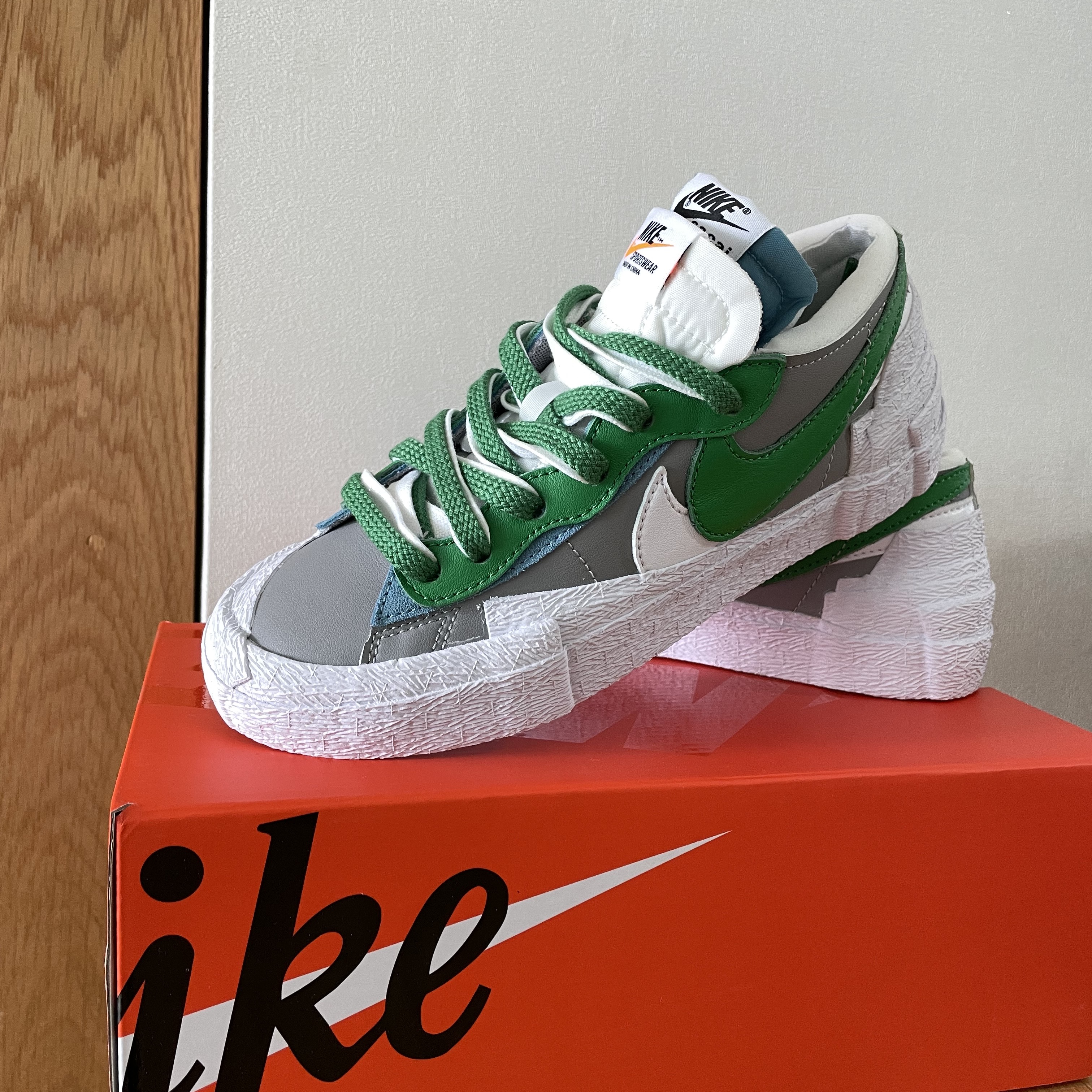 Nike x Sacai Blazer Low Classic Green 착용 스타일 - 3