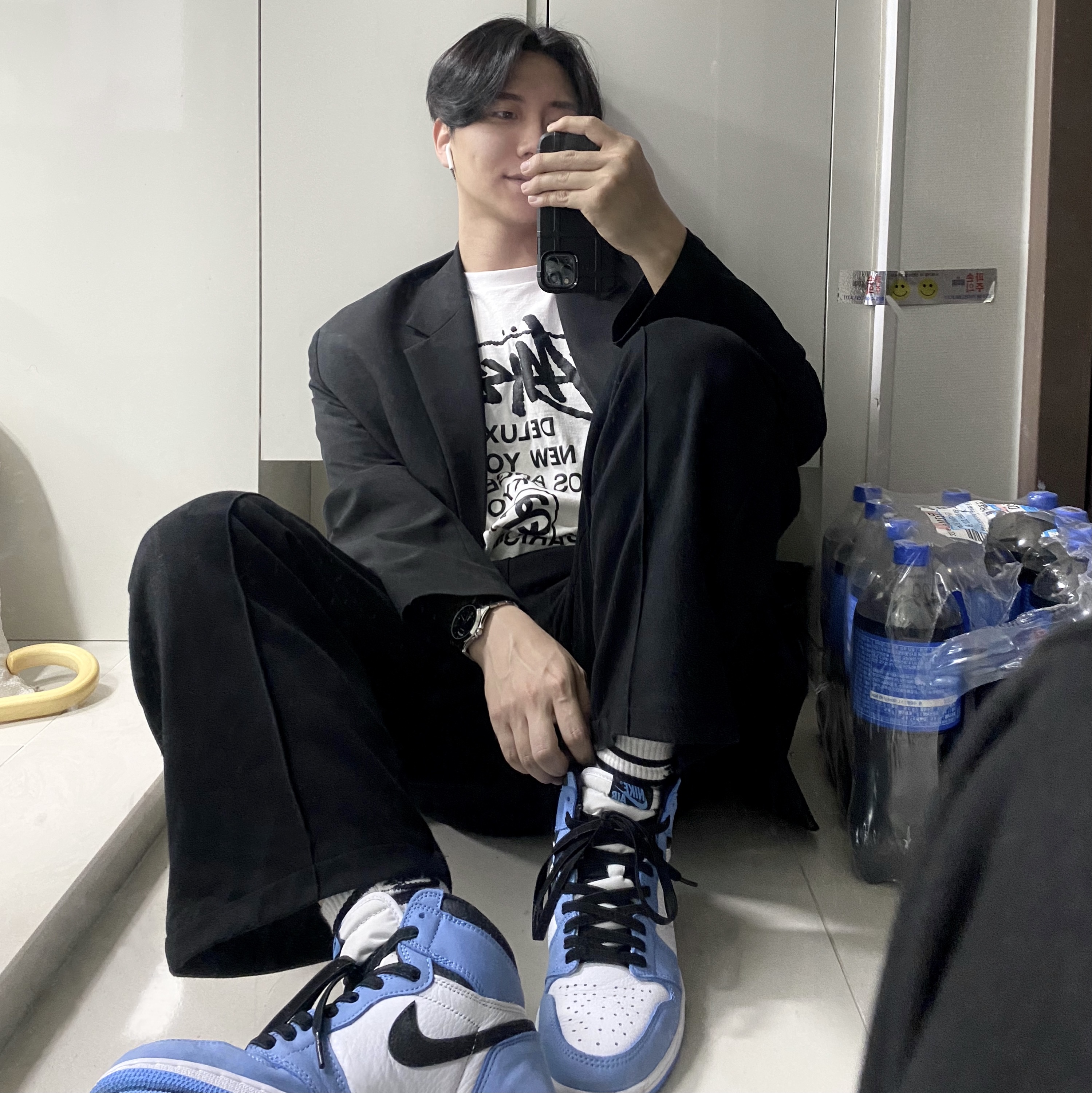 Jordan 1 Retro High OG University Blue 착용 스타일