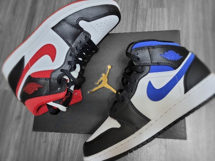 Jordan 1 Mid Racer Blue, Jordan 1 Mid Gym Red Black White 착용 스타일