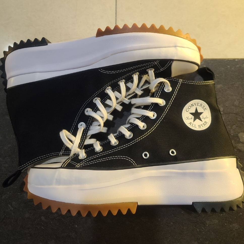 Converse Run Star Hike Hi Black White Gum 착용 스타일