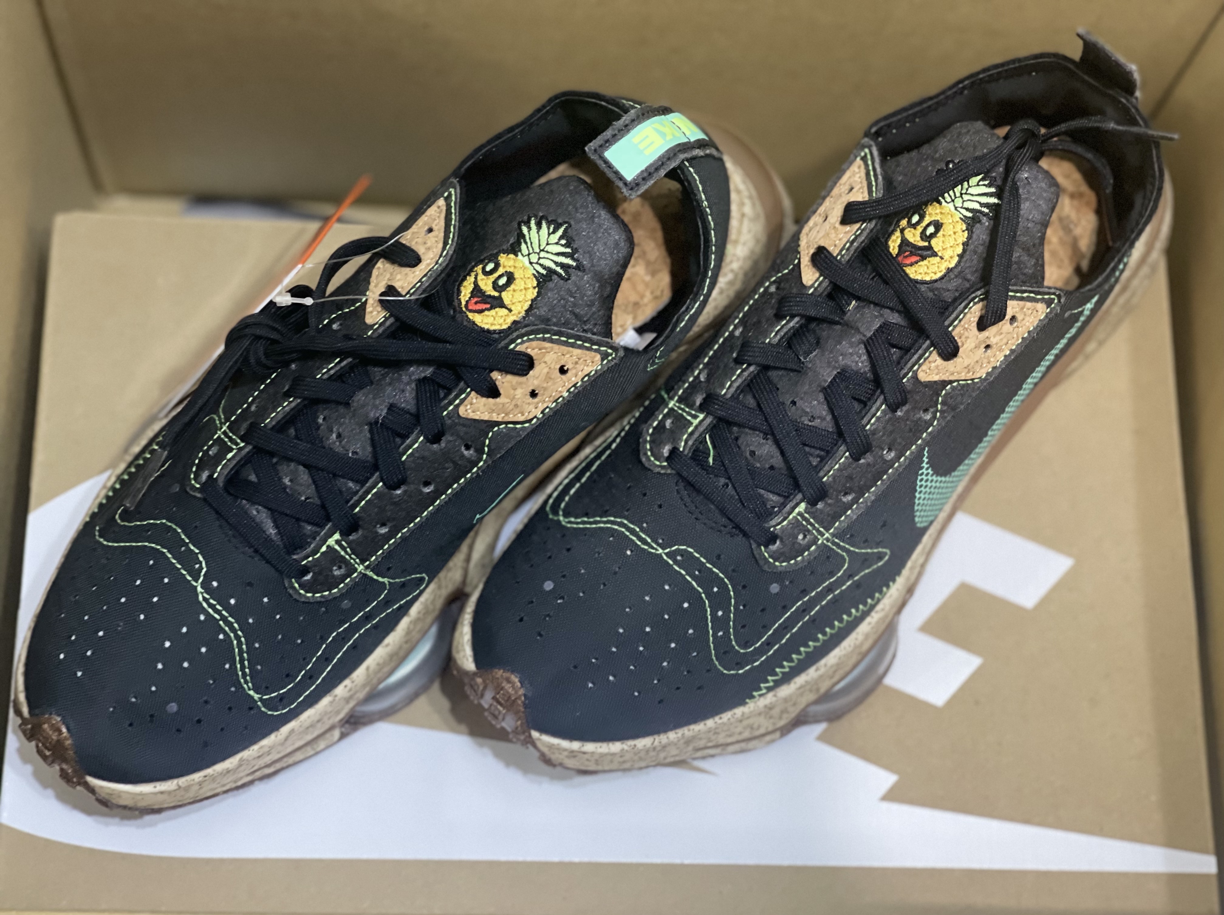 Nike Air Zoom Type PRM Black Pineapple 착용 스타일 - 1