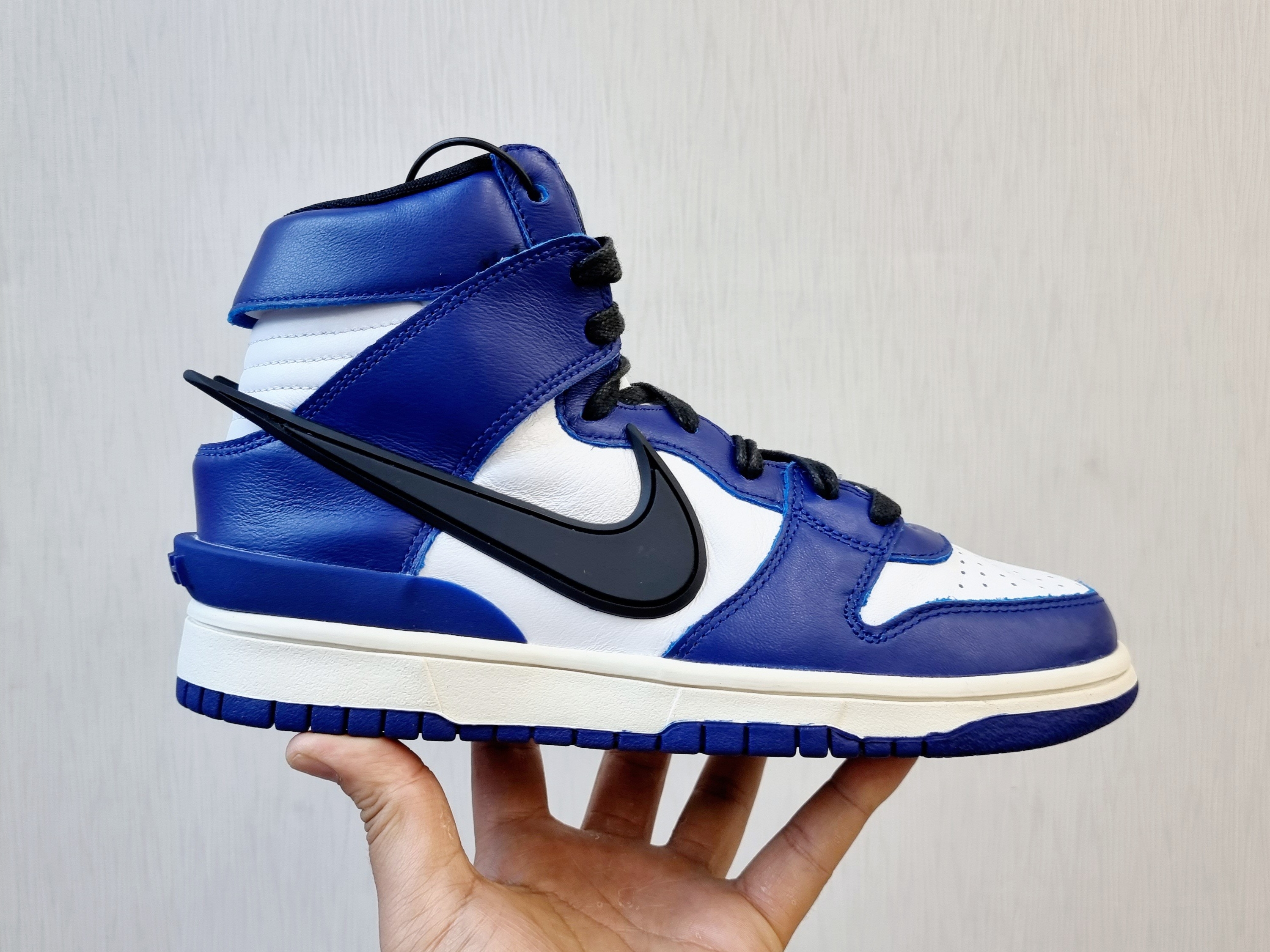 Nike x Ambush Dunk High Deep Royal Blue 착용 스타일 - 3