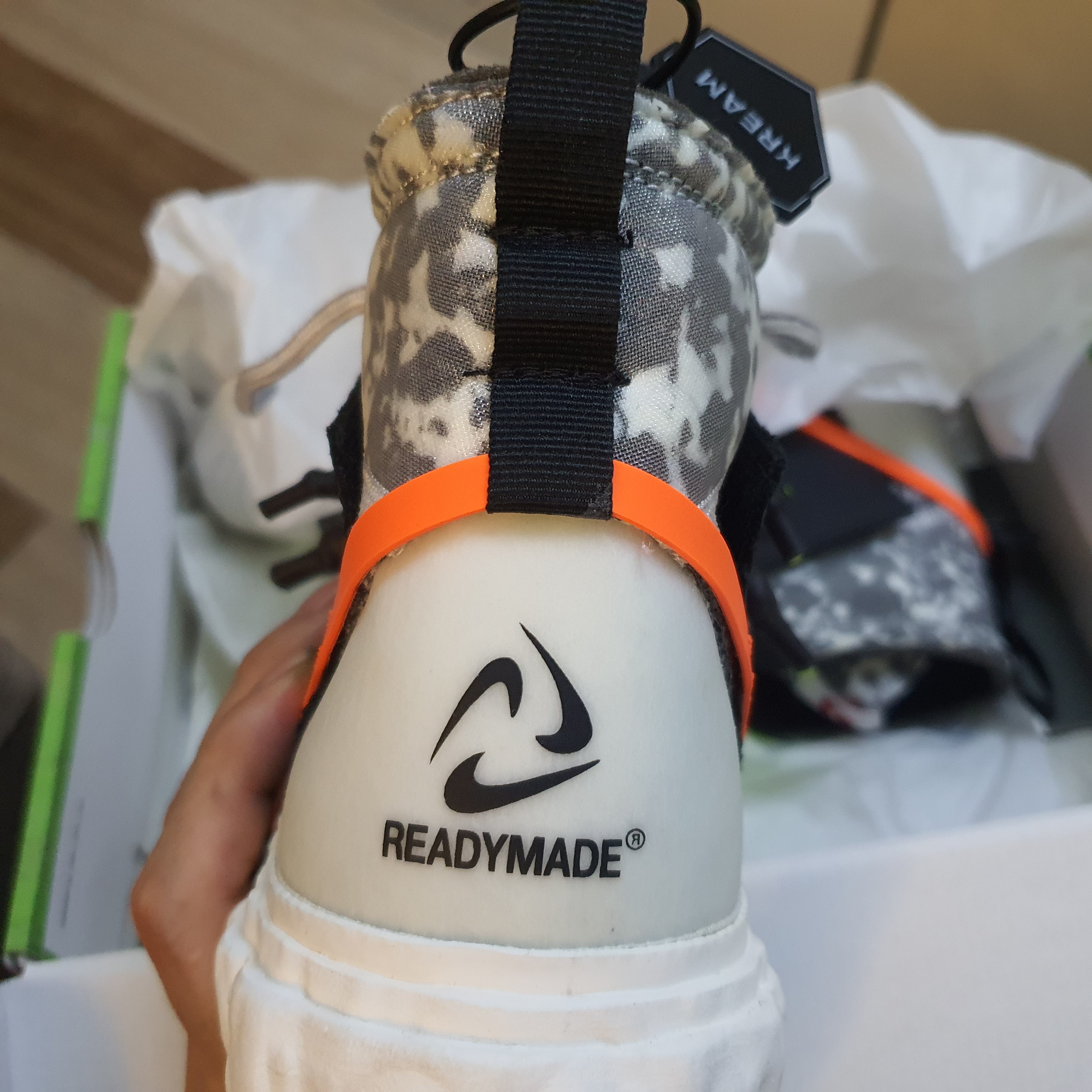 Nike x Readymade Blazer Mid Black 착용 스타일 - 3