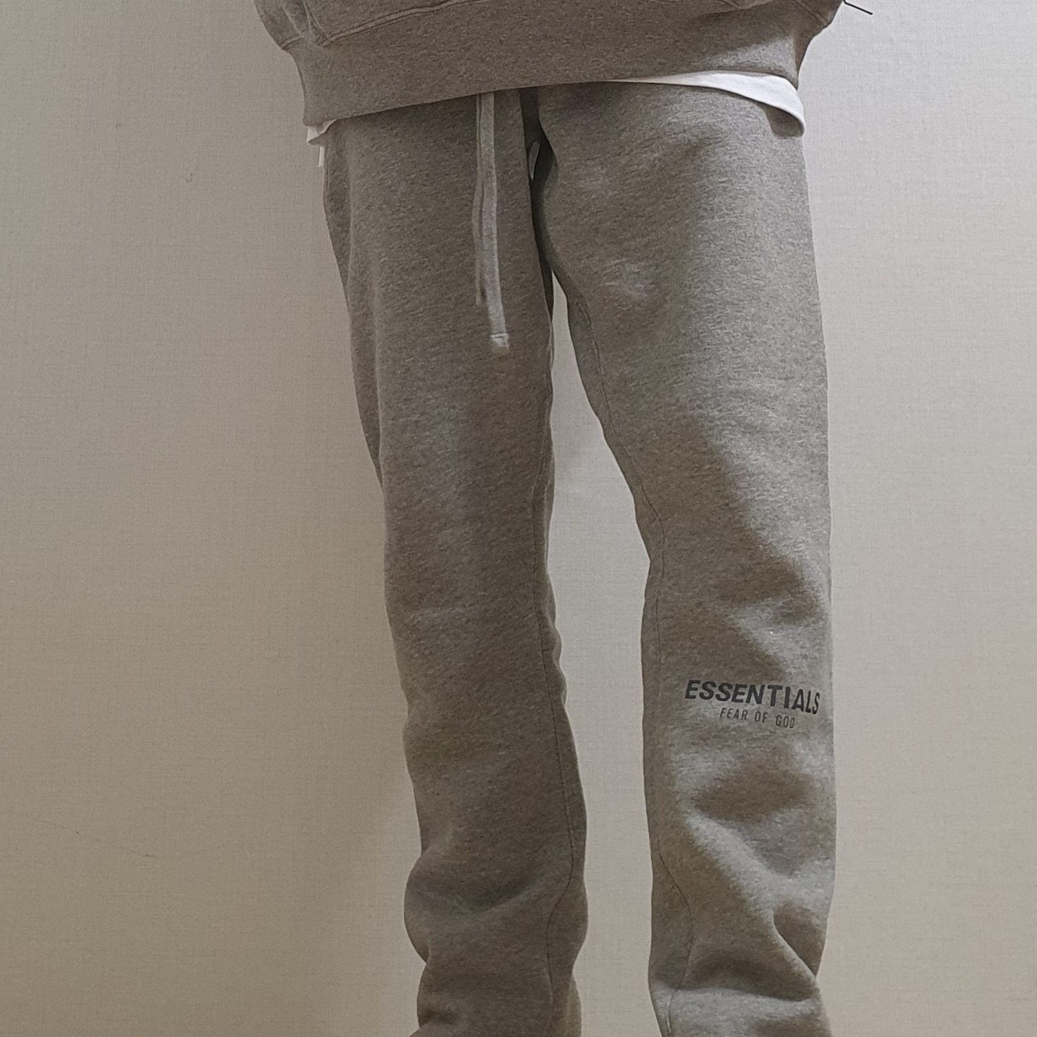 Essentials Pull-Over Hoodie Heather Oatmeal - 21SS, Essentials Sweatpants Heather Oatmeal - 21SS 착용 스타일 - 2