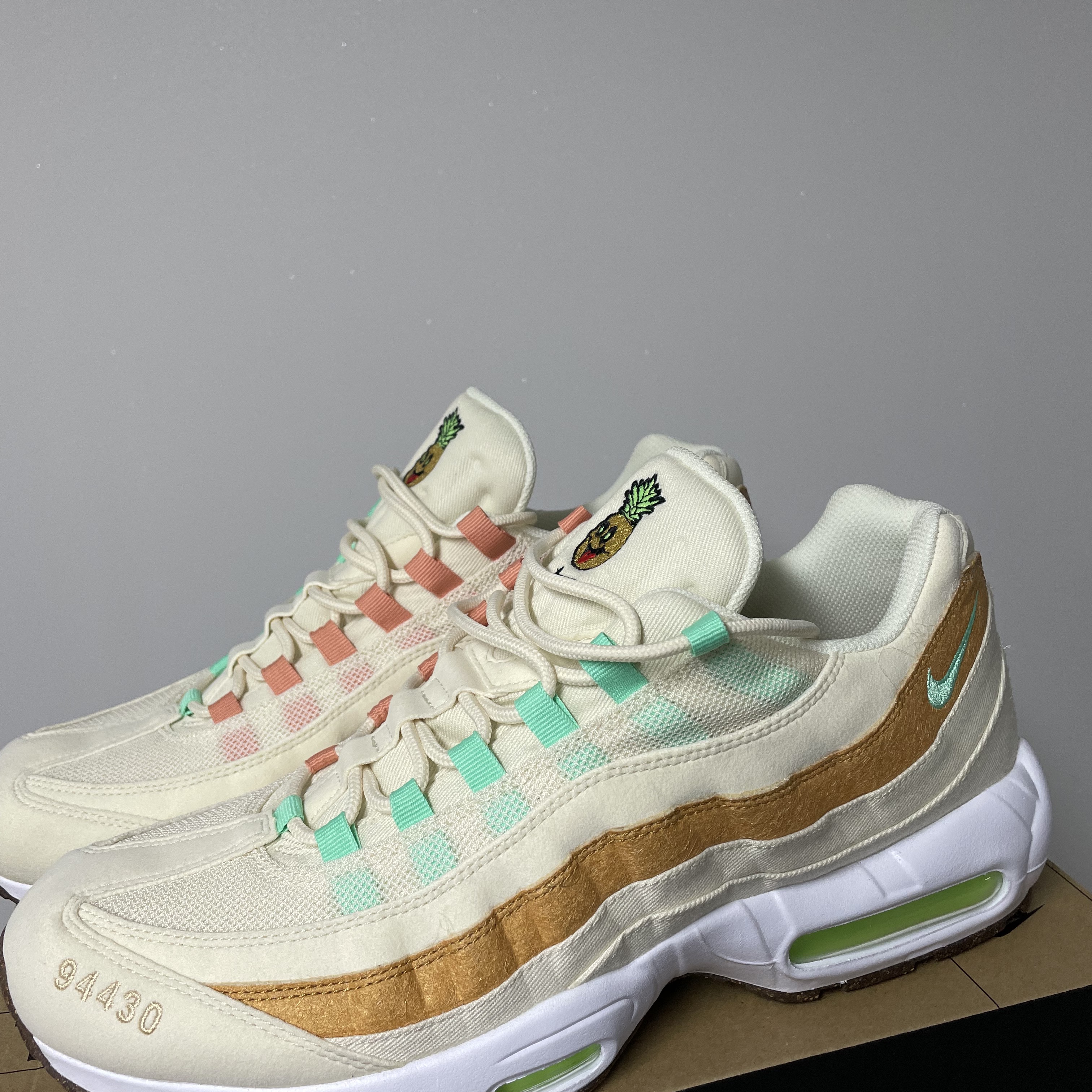 Nike Air Max 95 NRG Pineapple 착용 스타일 - 3