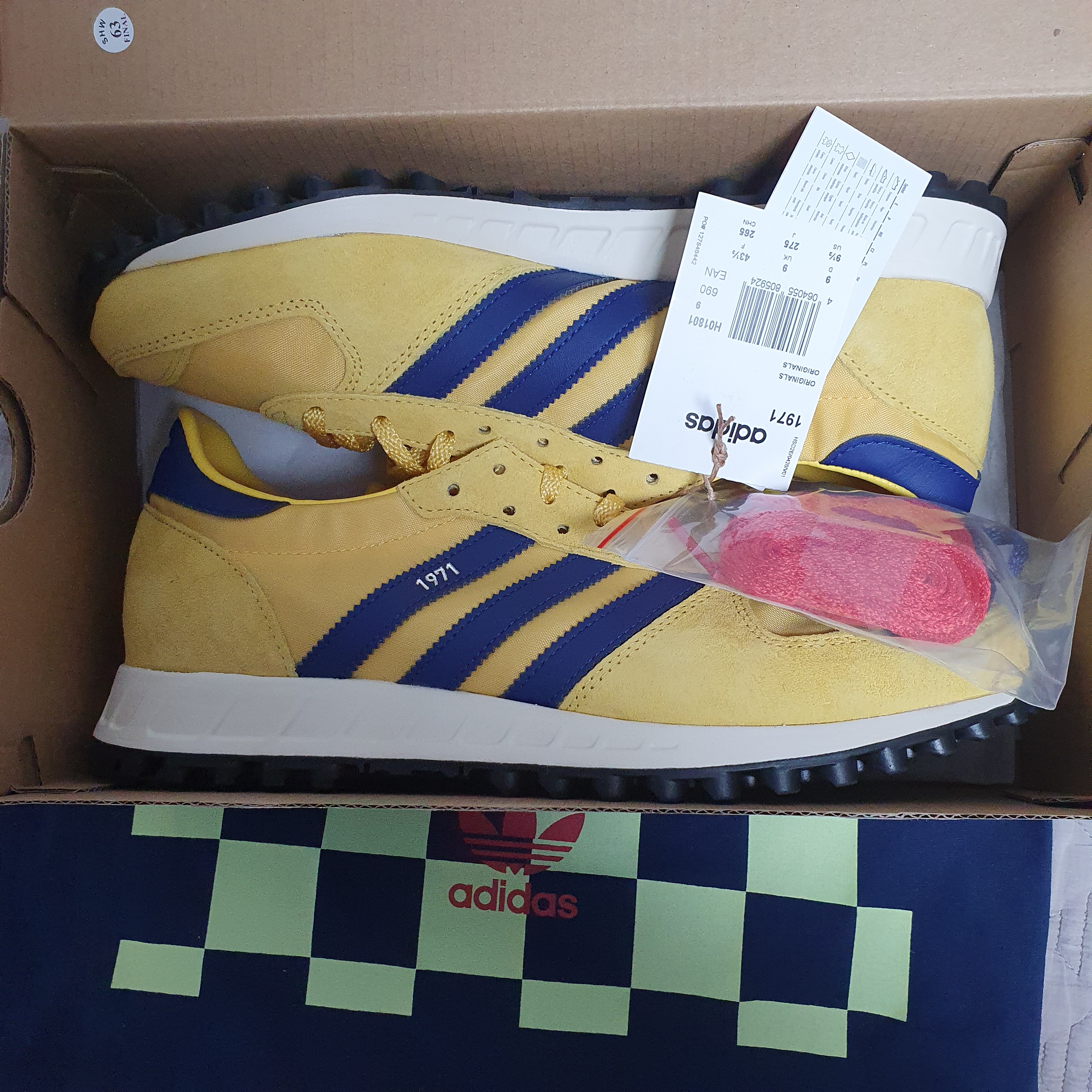 Adidas x Arsenal FC TRX 1971 Spring Yellow 착용 스타일