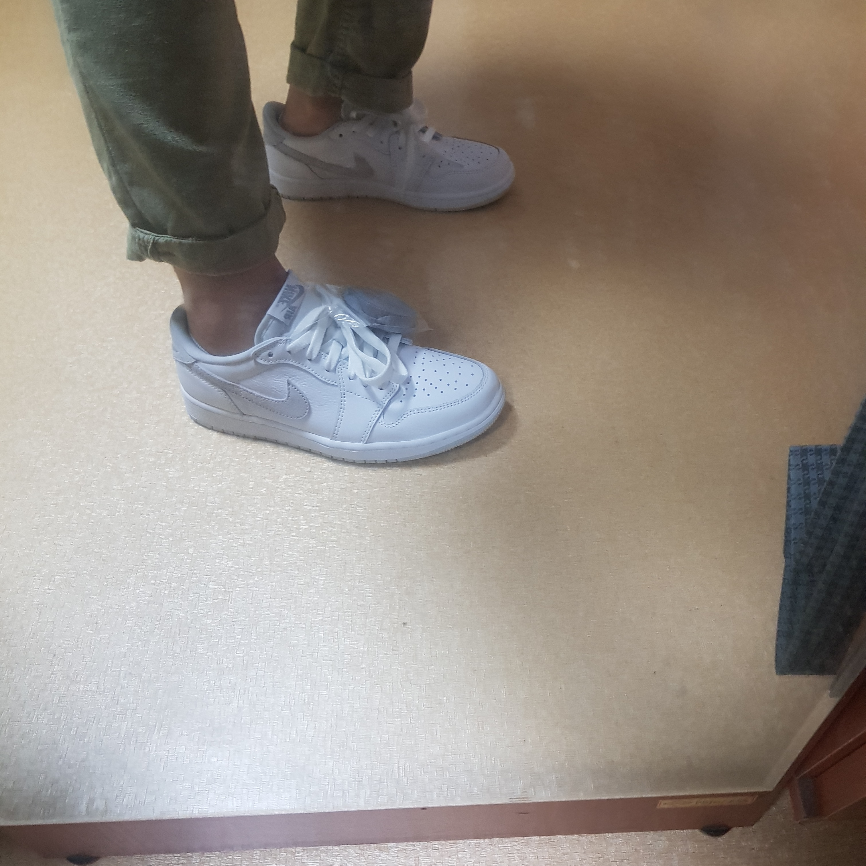 Jordan 1 Low OG Neutral Grey 착용 스타일 - 3