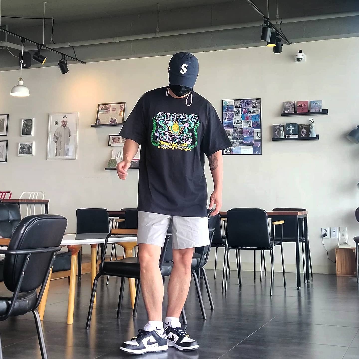 Supreme Gore-Tex S Logo 6-Panel Black - 20FW, Supreme Crest T-Shirt Black - 21SS 착용 스타일