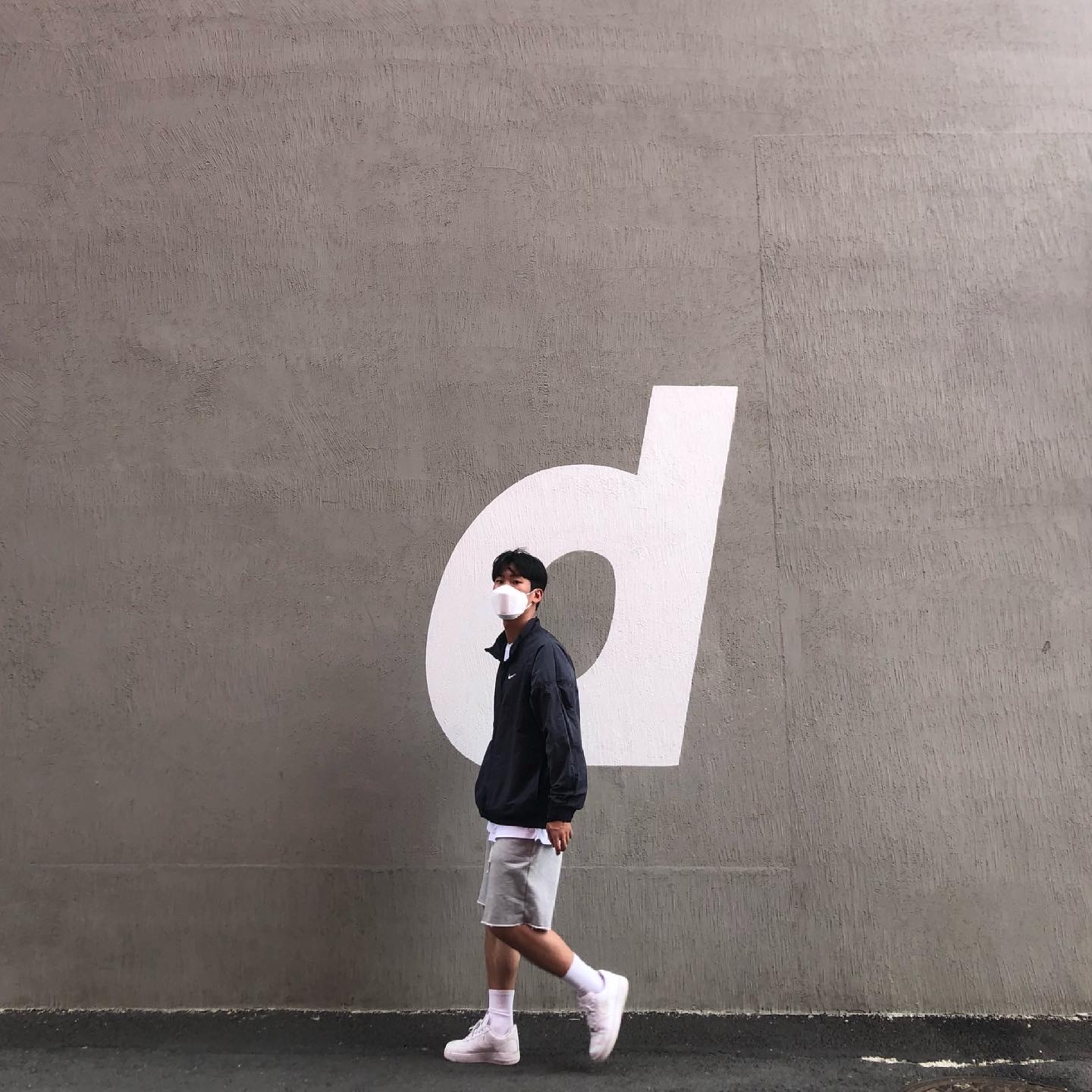 Nike x Stussy Windrunner Jacket Off Noir, (W) Nike Air Force 1 '07 Low White 착용 스타일 - 1