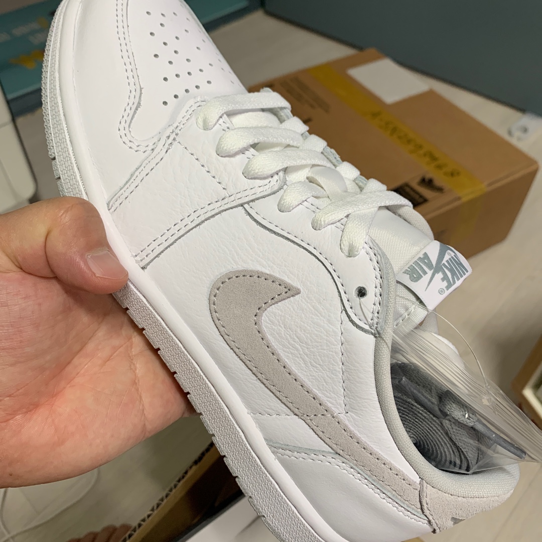 Jordan 1 Low OG Neutral Grey 착용 스타일